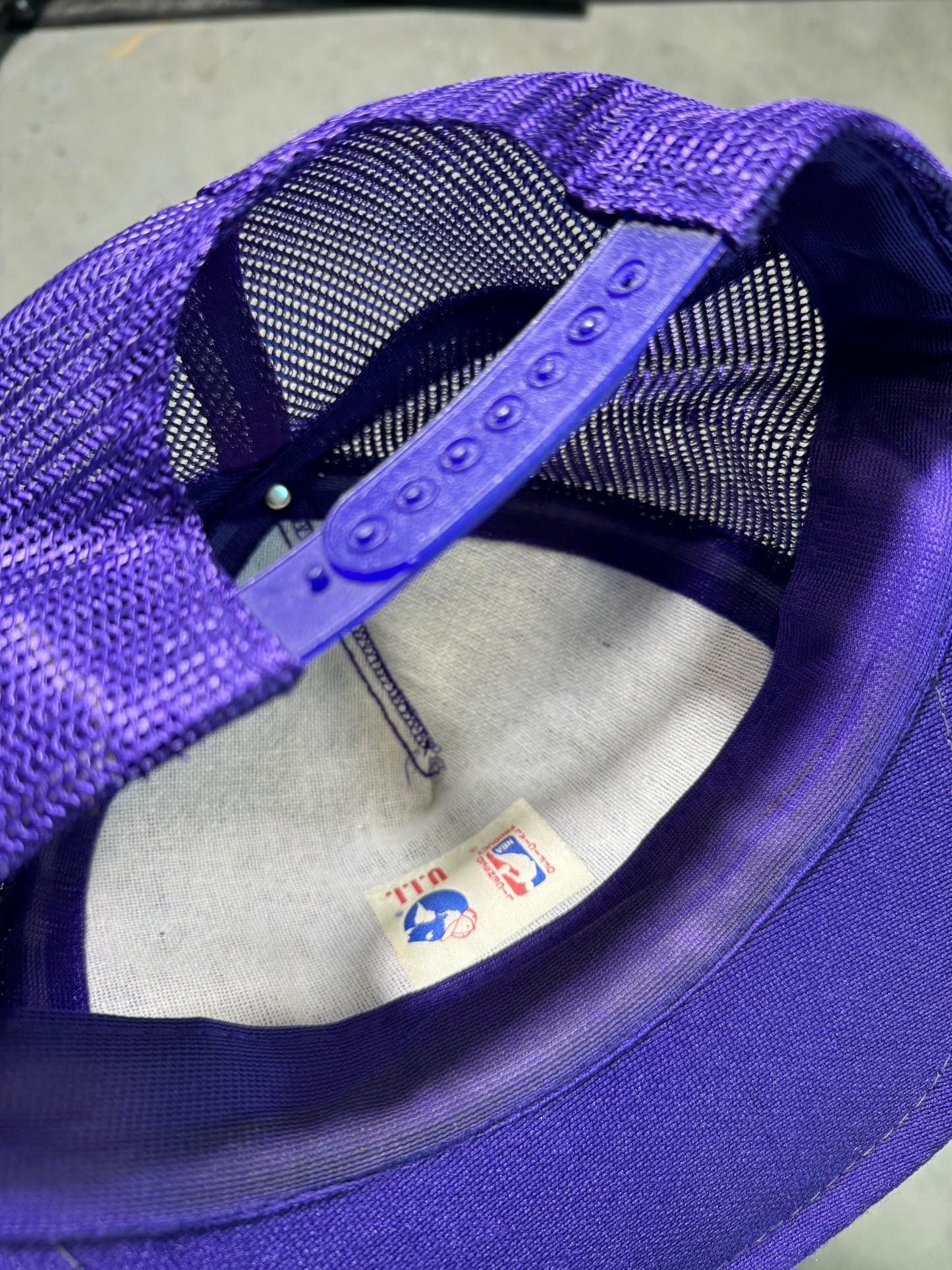 90’s Charlotte Hornets Vintage Sun Faded Purple Mesh Trucker NBA Snapback Hat (OSFA)
