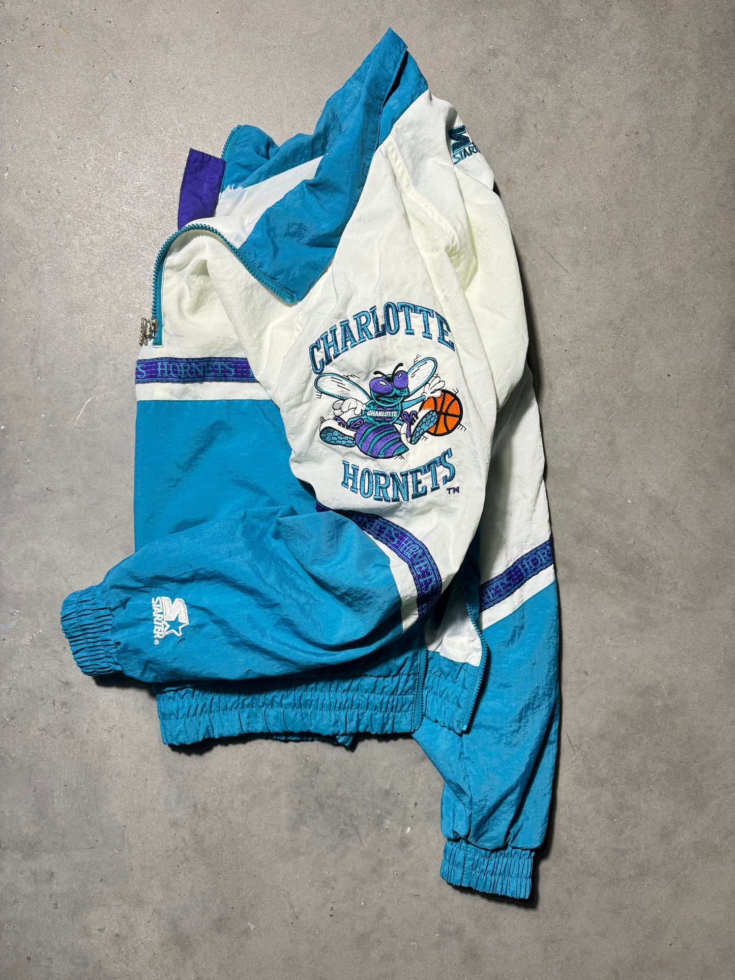 90’s Charlotte Hornets Vintage White Teal Starter Big Logos Half Zip NBA Pullover Jacket (Small)