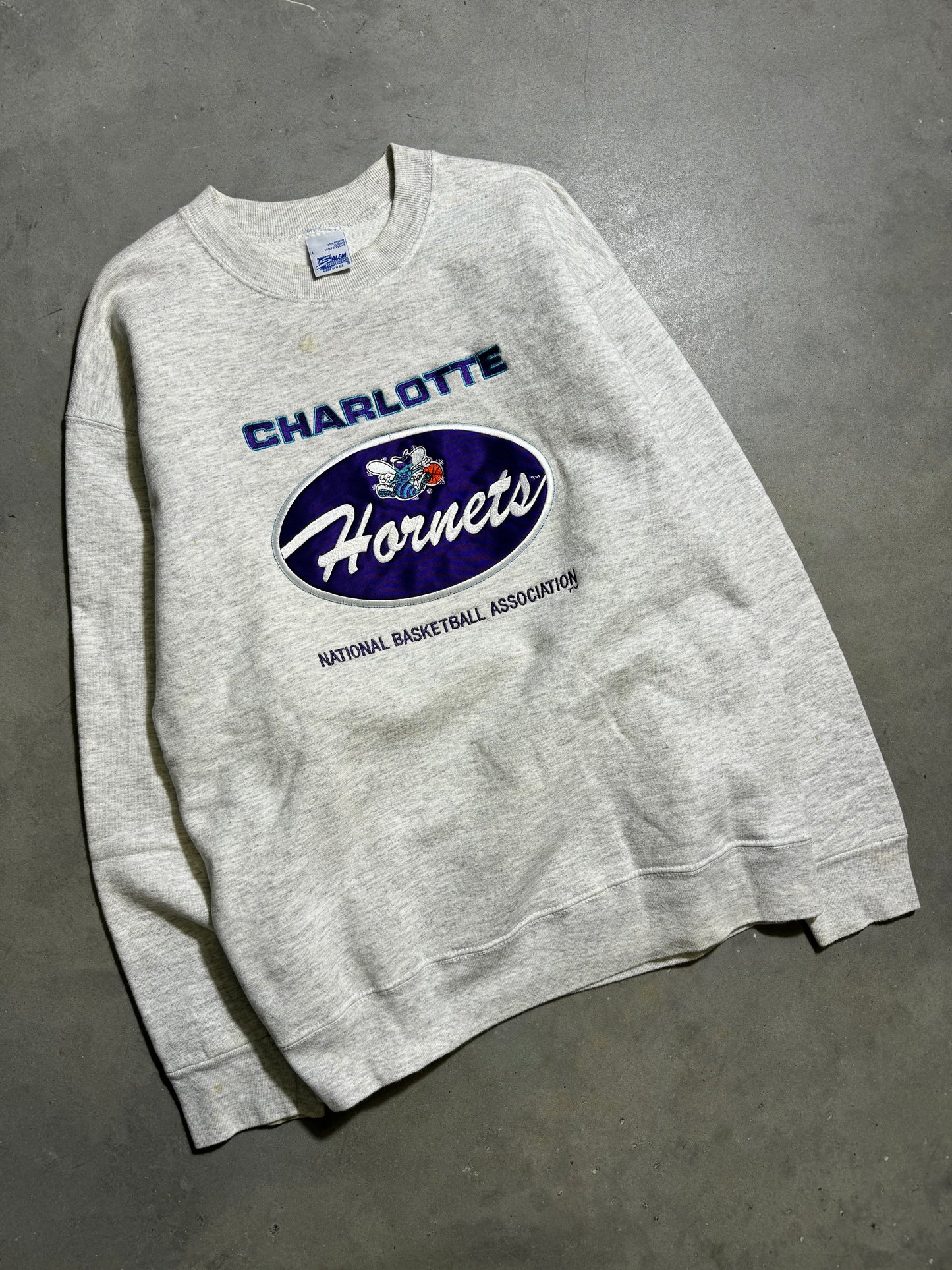 90’s Charlotte Hornets Vintage Heather Grey Salem Sportswear Heavyweight Embroidered NBA Crewneck (Large)