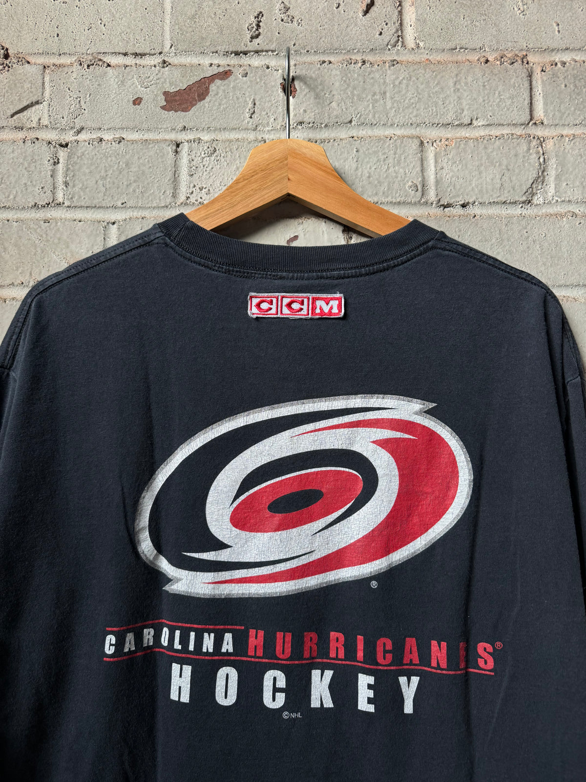 00’s Carolina Hurricanes Vintage Black CCM Big Logo NHL Longsleeve Tee (Large)