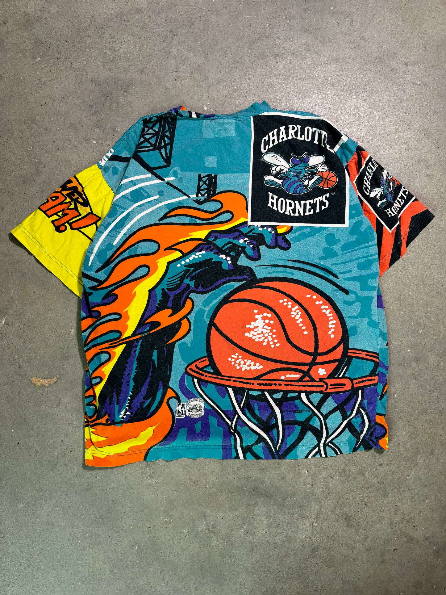90’s Charlotte Hornets x Magic Johnston Tees Vintage Flaming Dunk All Over Print NBA Tee (XL)