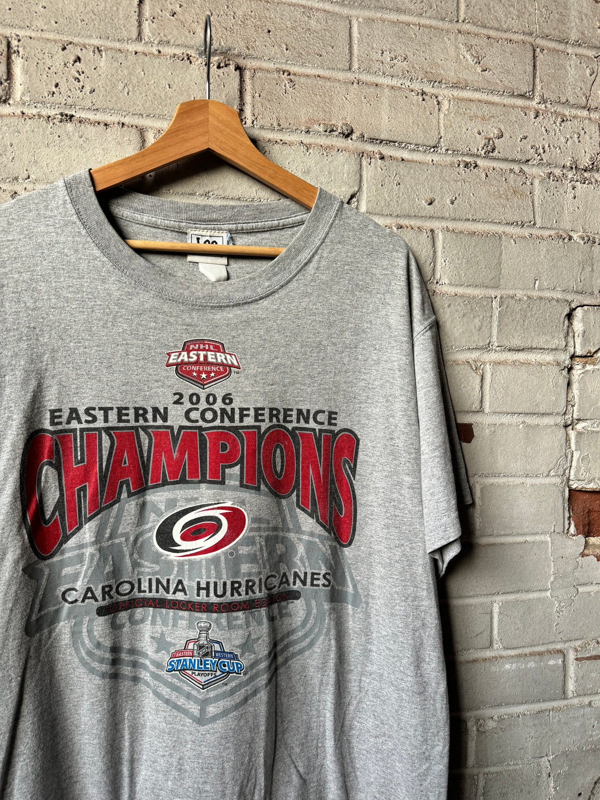 2006 Carolina Hurricanes Vintage Grey Lee Sport Eastern Conference Champions NHL Tee (XL)