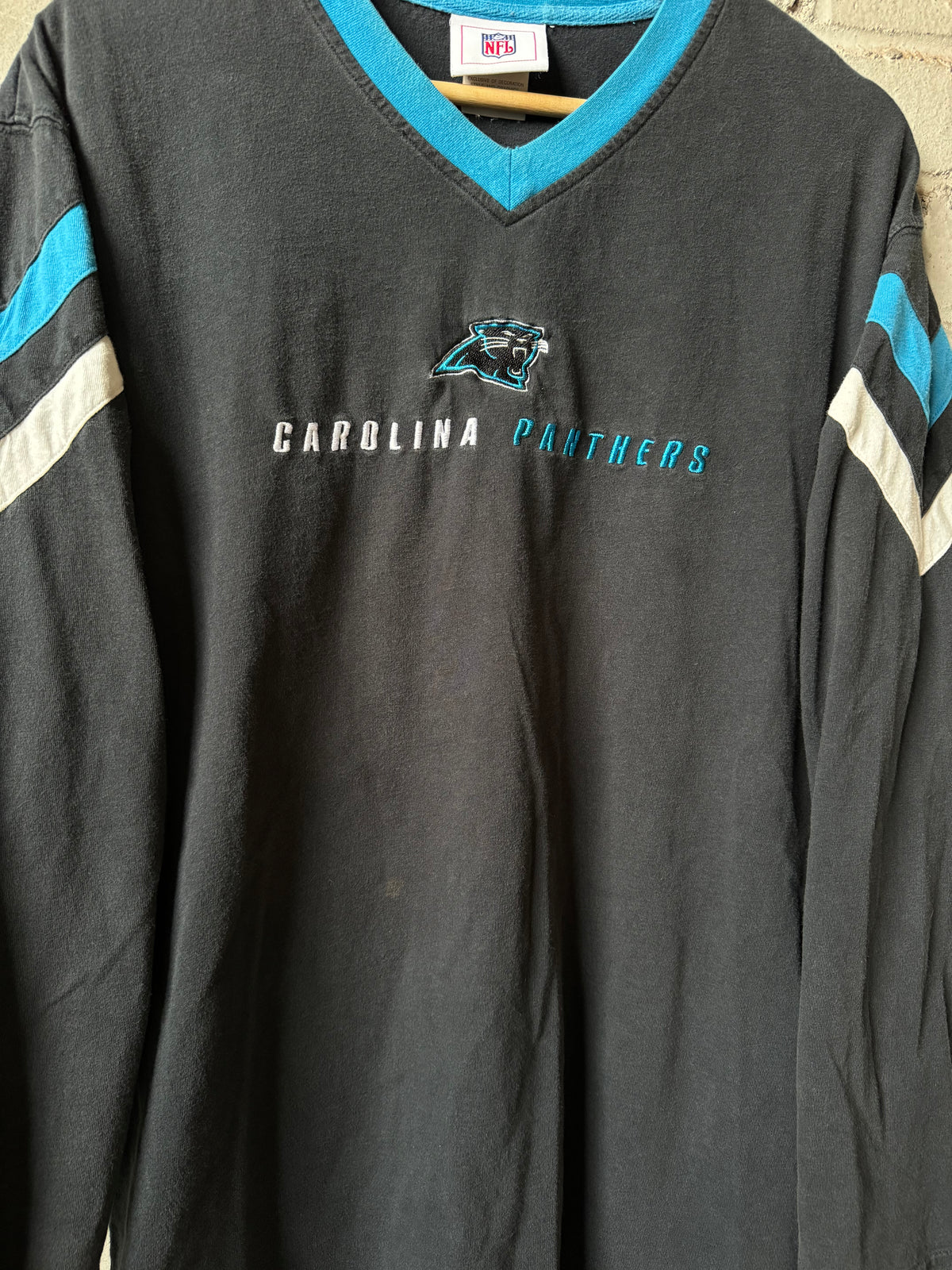 00’s Carolina Panthers Vintage Shoulder Striped NFL Longsleeve Tee (Large)
