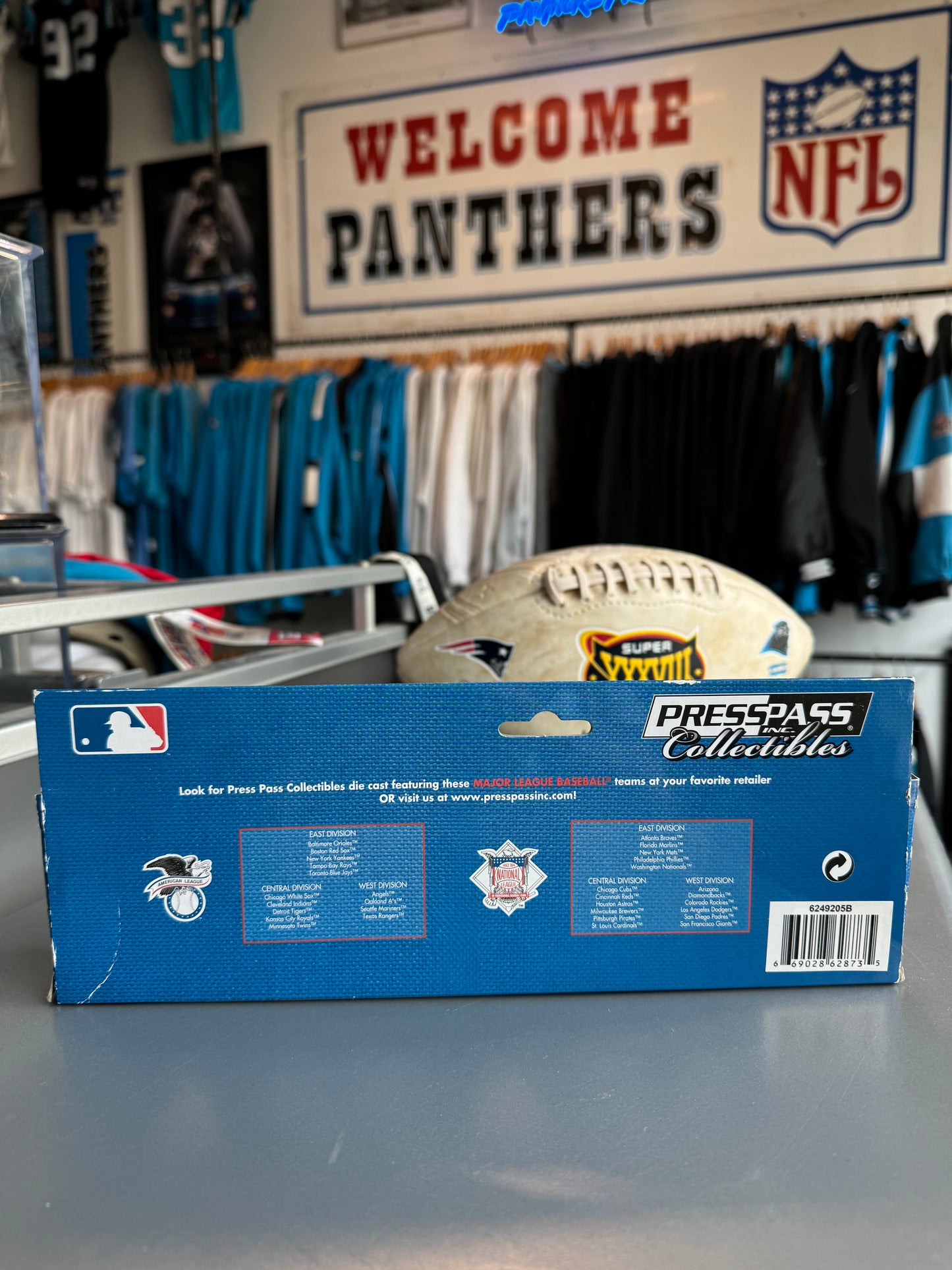 2009 Boston Red Sox Press Pass Collectibles MLB 18 Wheeler Truck - Brand New & Signed