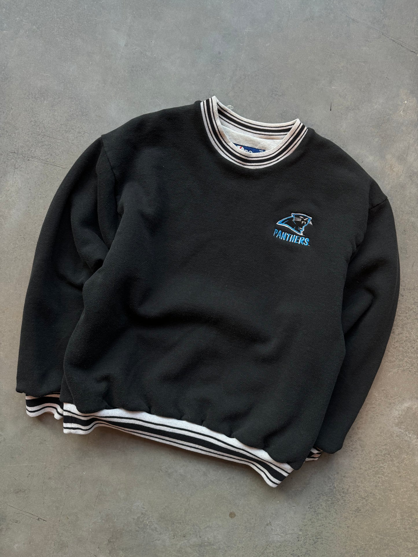 90’s Carolina Panthers Vintage Black Pro Player Ultra Heavyweight Embroidered NFL Crewneck (Medium)