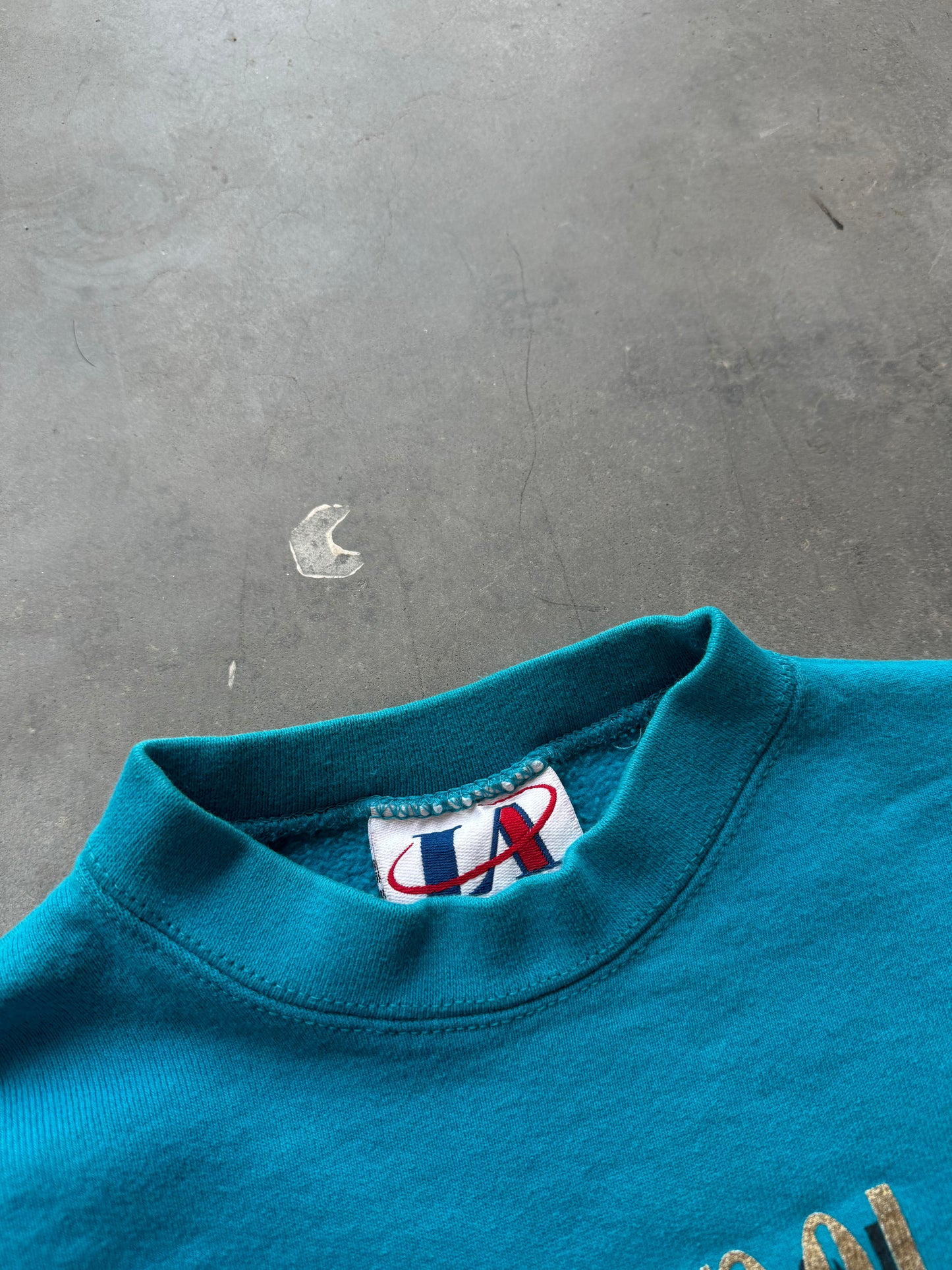 1994 Charlotte NCAA Final Four Vintage Teal Logo Athletic Heavyweight College Basketball Crewneck (XL)