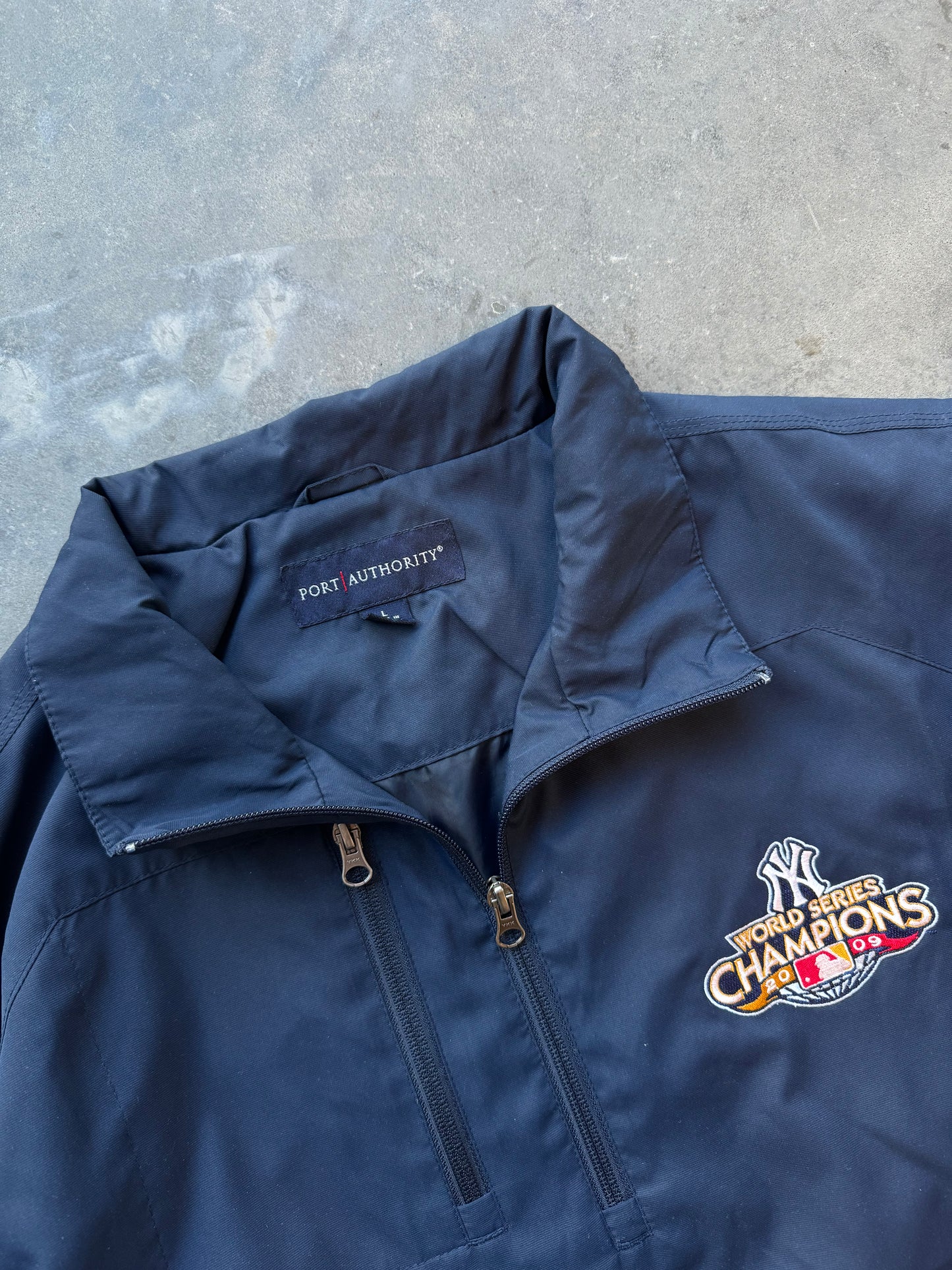 2009 New York Yankees x Budweiser World Series Champions Vintage Navy Blue MLB Pullover (Large)