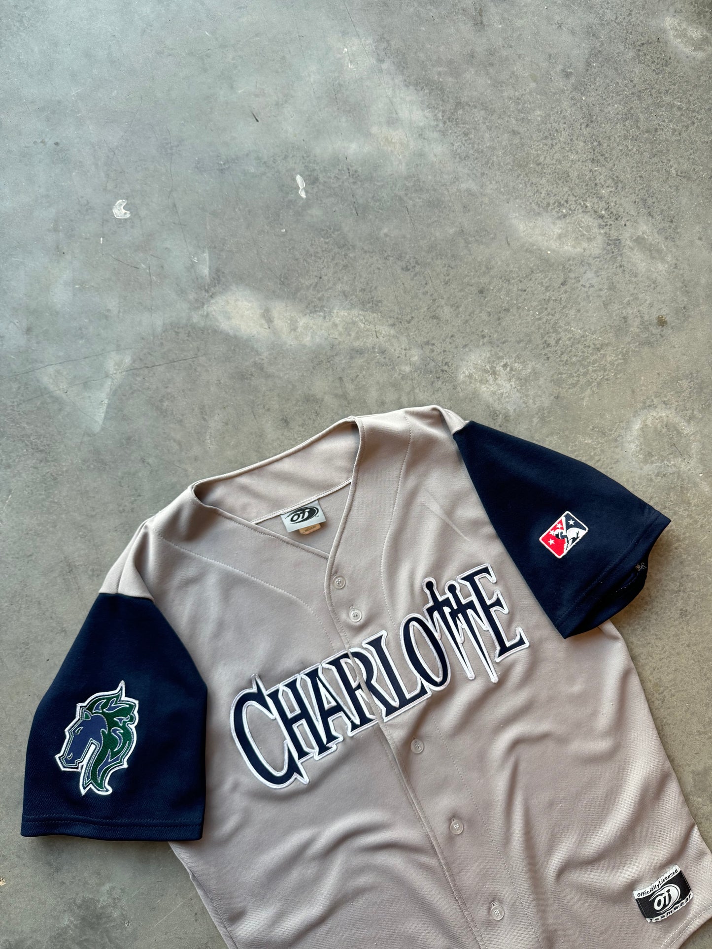 00’s Charlotte Knights Vintage Road Grey Embroidered MiLB Minor League Baseball Jersey (Medium)
