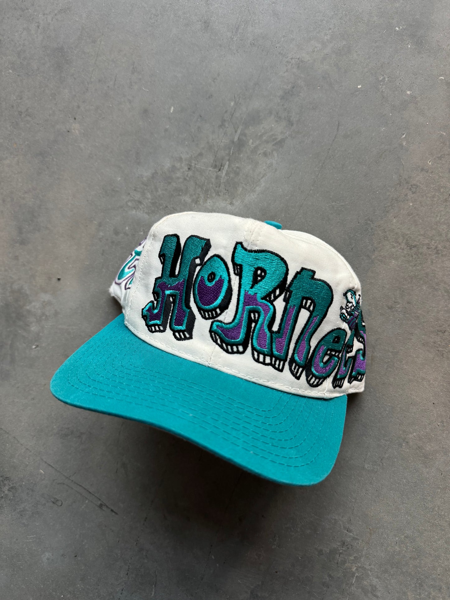 90’s Charlotte Hornets Vintage White Graffiti Fully EmbroideredNBA Snapback Hat (OSFA)