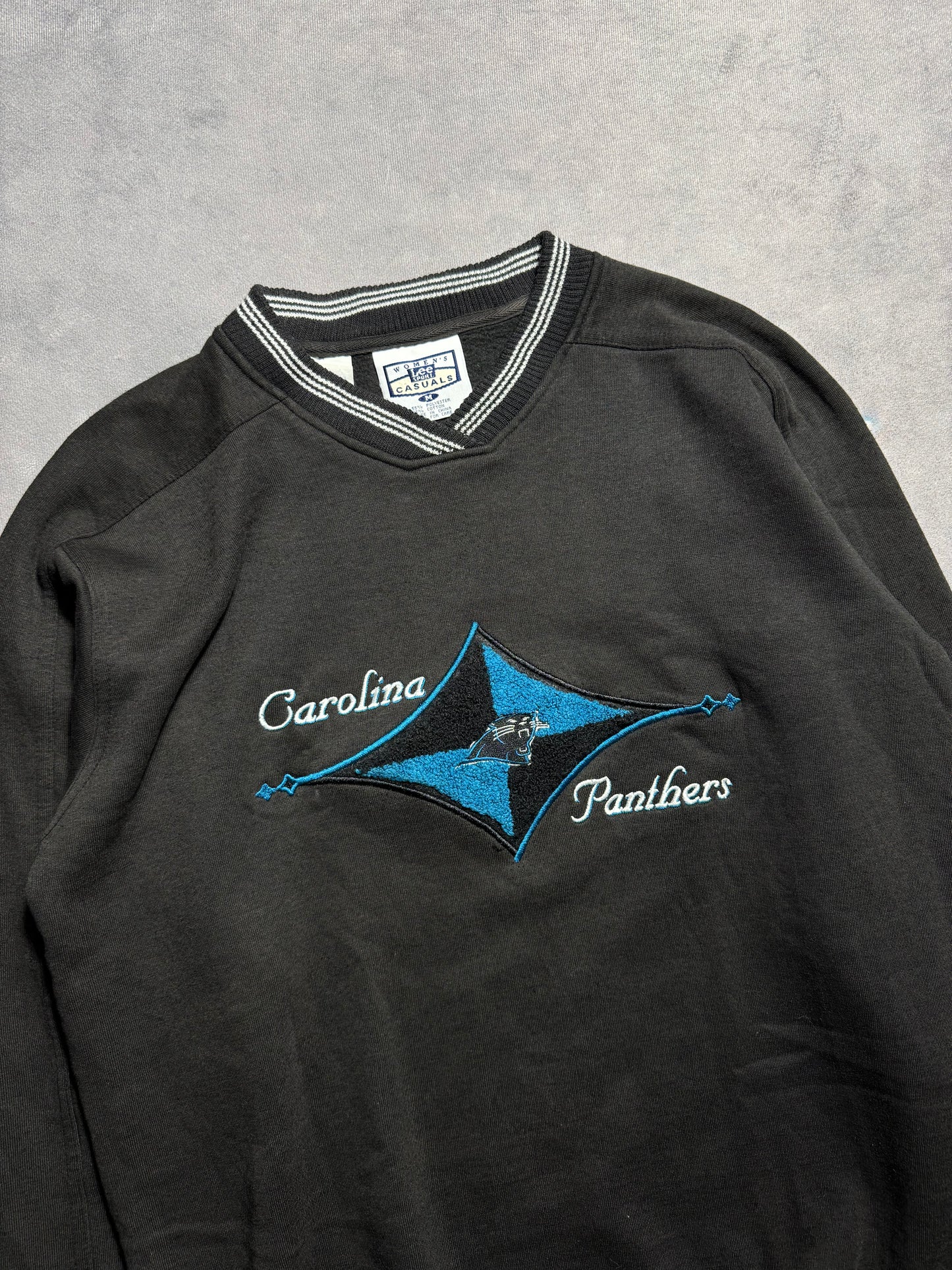 90’s Carolina Panthers Vintage Black Lee Sport Chenille Patch Embroidered NFL Crewneck (Women’s Medium)