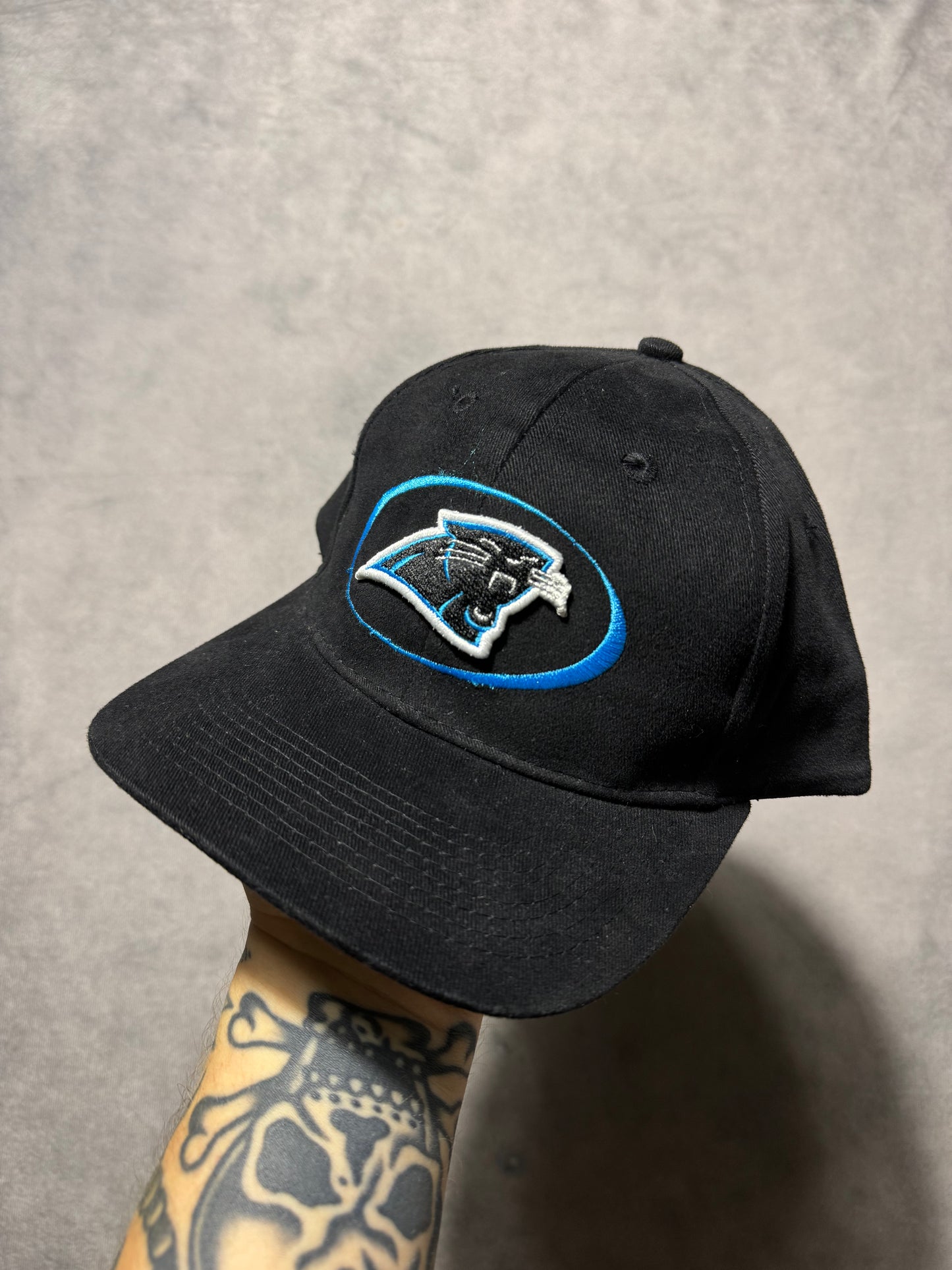 90’s Carolina Panthers Vintage Black Oval Logo NFL Snapback Hat (OSFA)