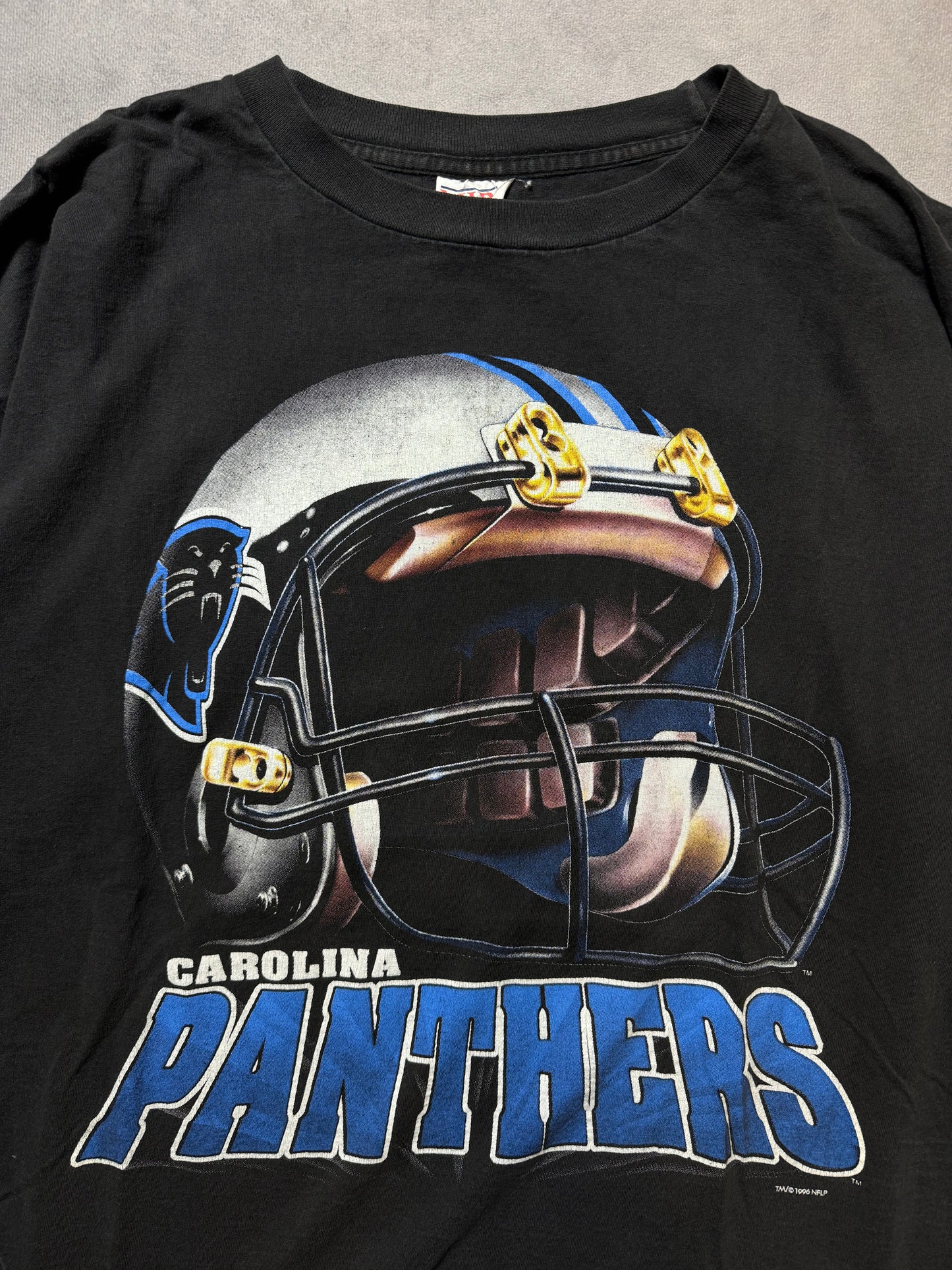 1996 Carolina Panthers Vintage Big Logo Realistic Helmet NFL Tee (XL)