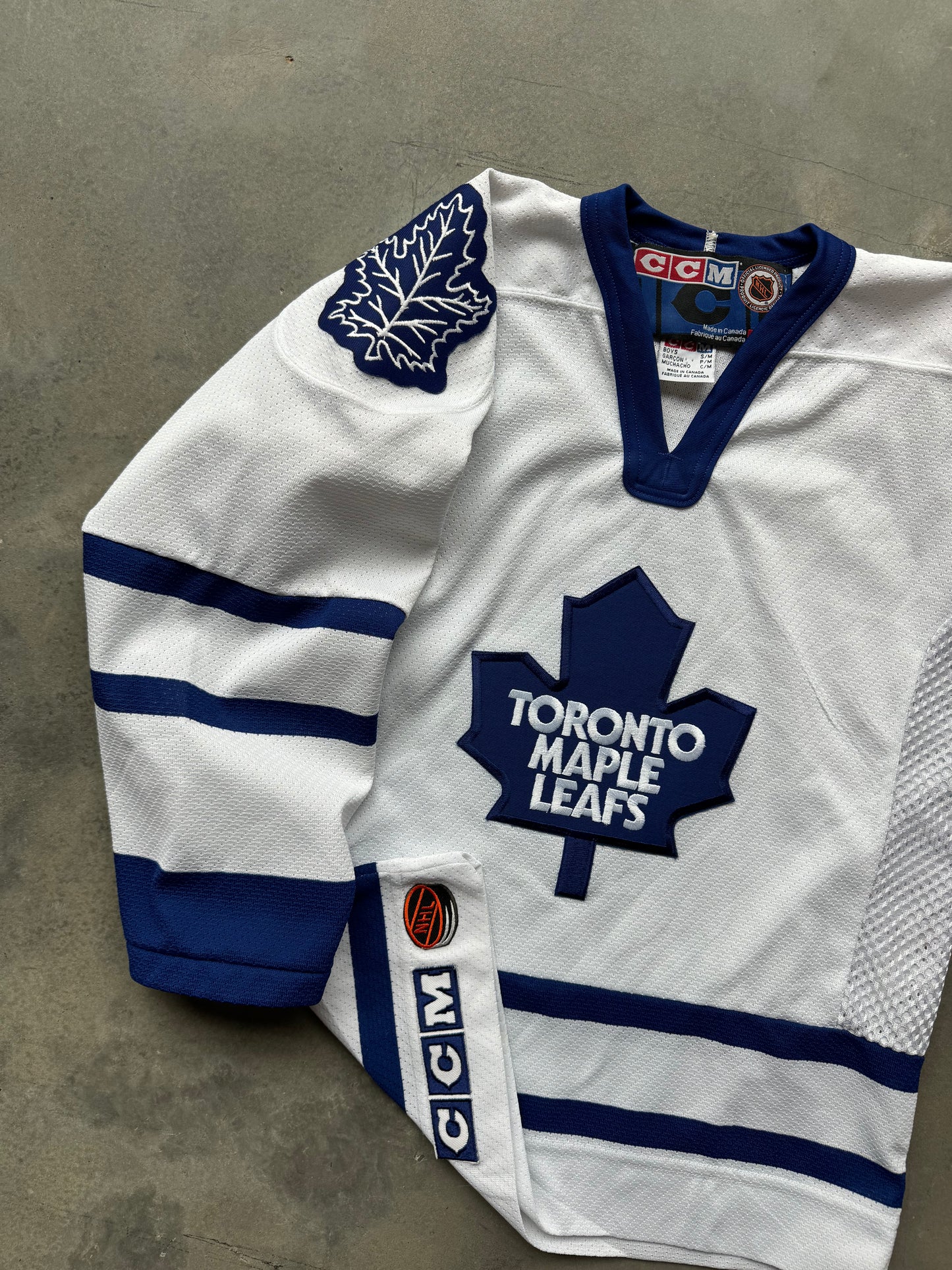 90’s Toronto Maple Leafs Vintage White CCM NHL Hockey Jersey (Youth Small/Medium)