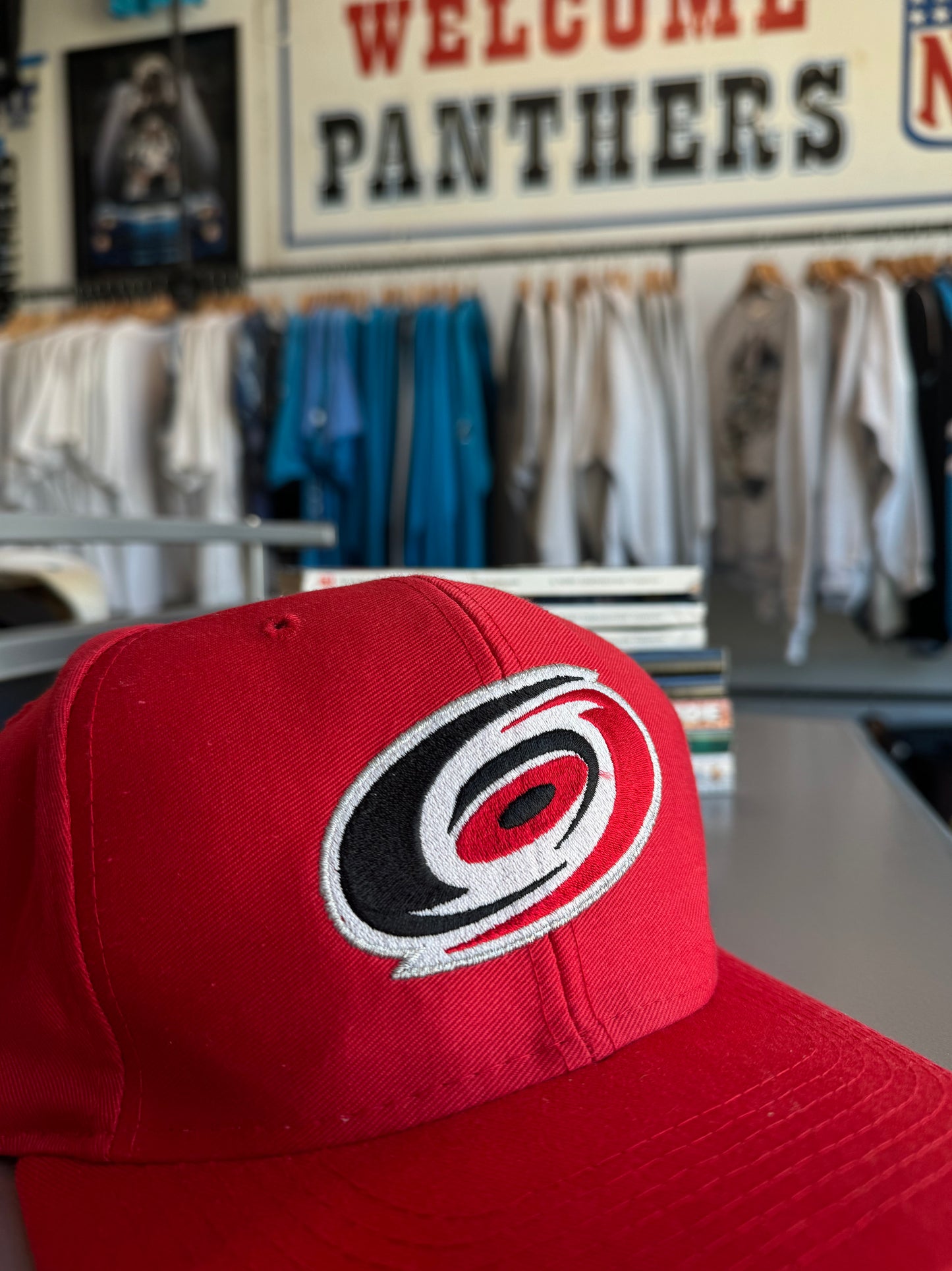 90’s Carolina Hurricanes Vintage Red Logo 7 NHL Hockey Snapback Hat (OSFA)