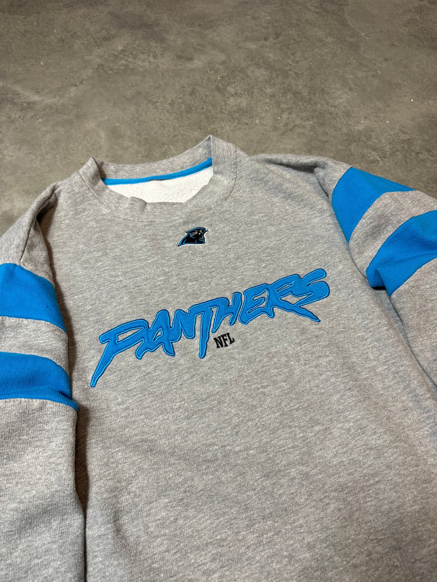 00’s Carolina Panthers Vintage Grey Cat Scratch Font Embroidered NFL Crewneck (XL)