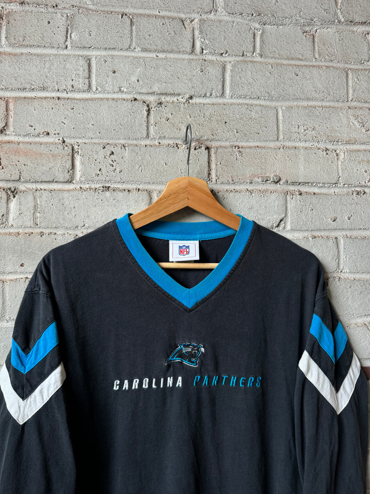 00’s Carolina Panthers Vintage Shoulder Striped NFL Longsleeve Tee (Large)