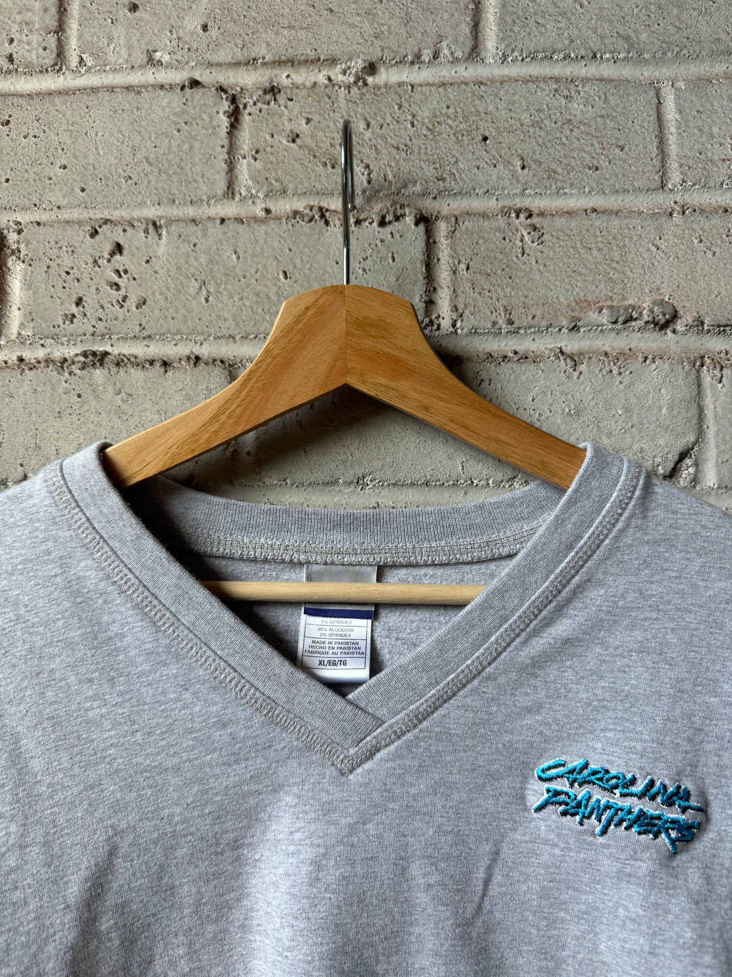 00’s Carolina Panthers Vintage Grey Reebok Cat Scratch Font V Neck Crewneck (Women’s XL)