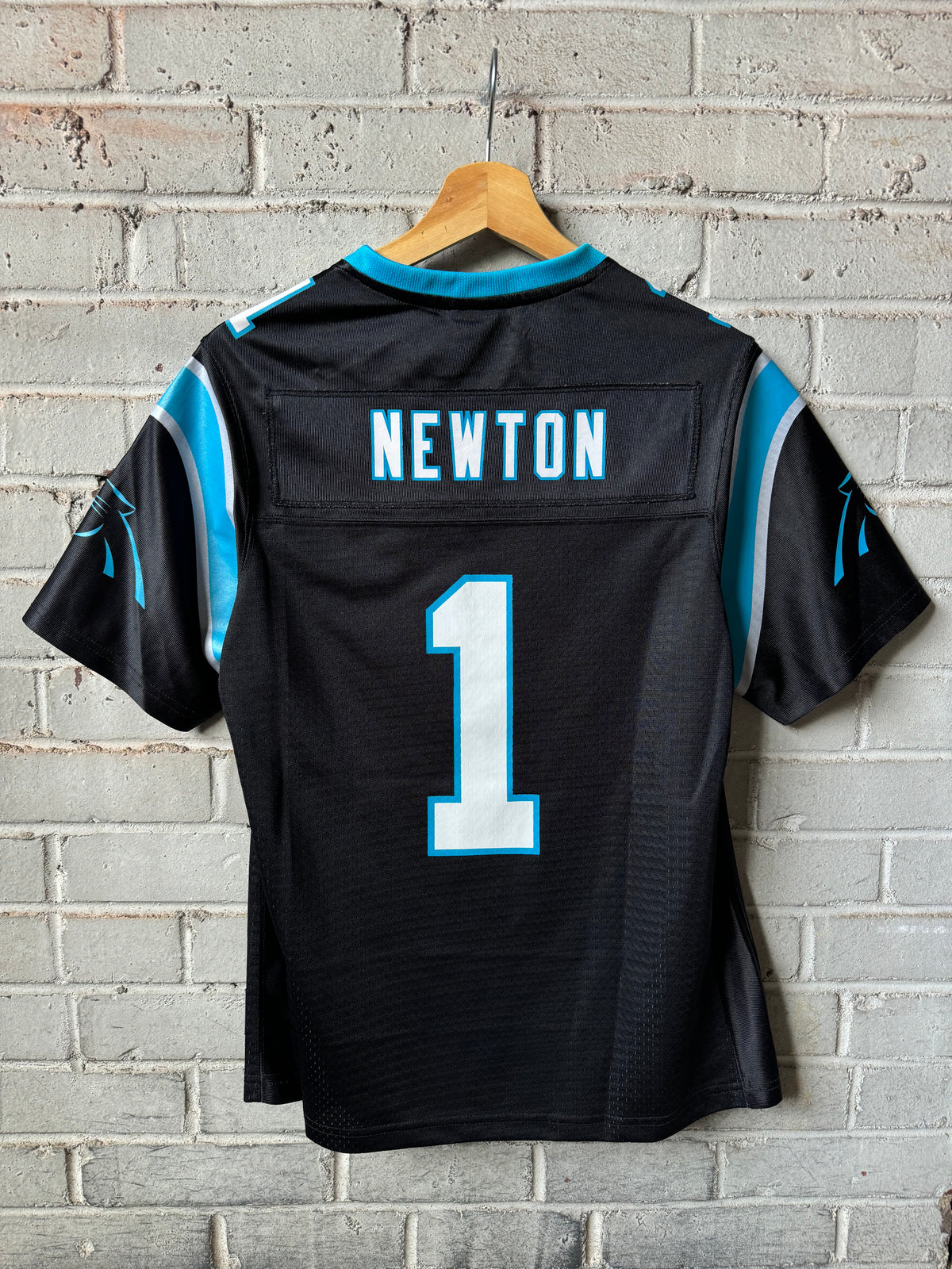 2010’s Carolina Panthers Cam Newton Black Nike NFL Jersey (Women’s Small)