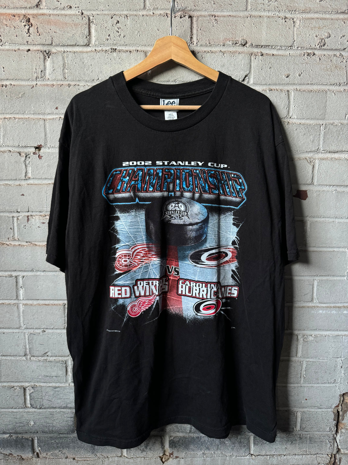 2002 Carolina Hurricanes vs. Detroit Red Wings Stanley Cup Final Vintage Match Up Tee (XL)