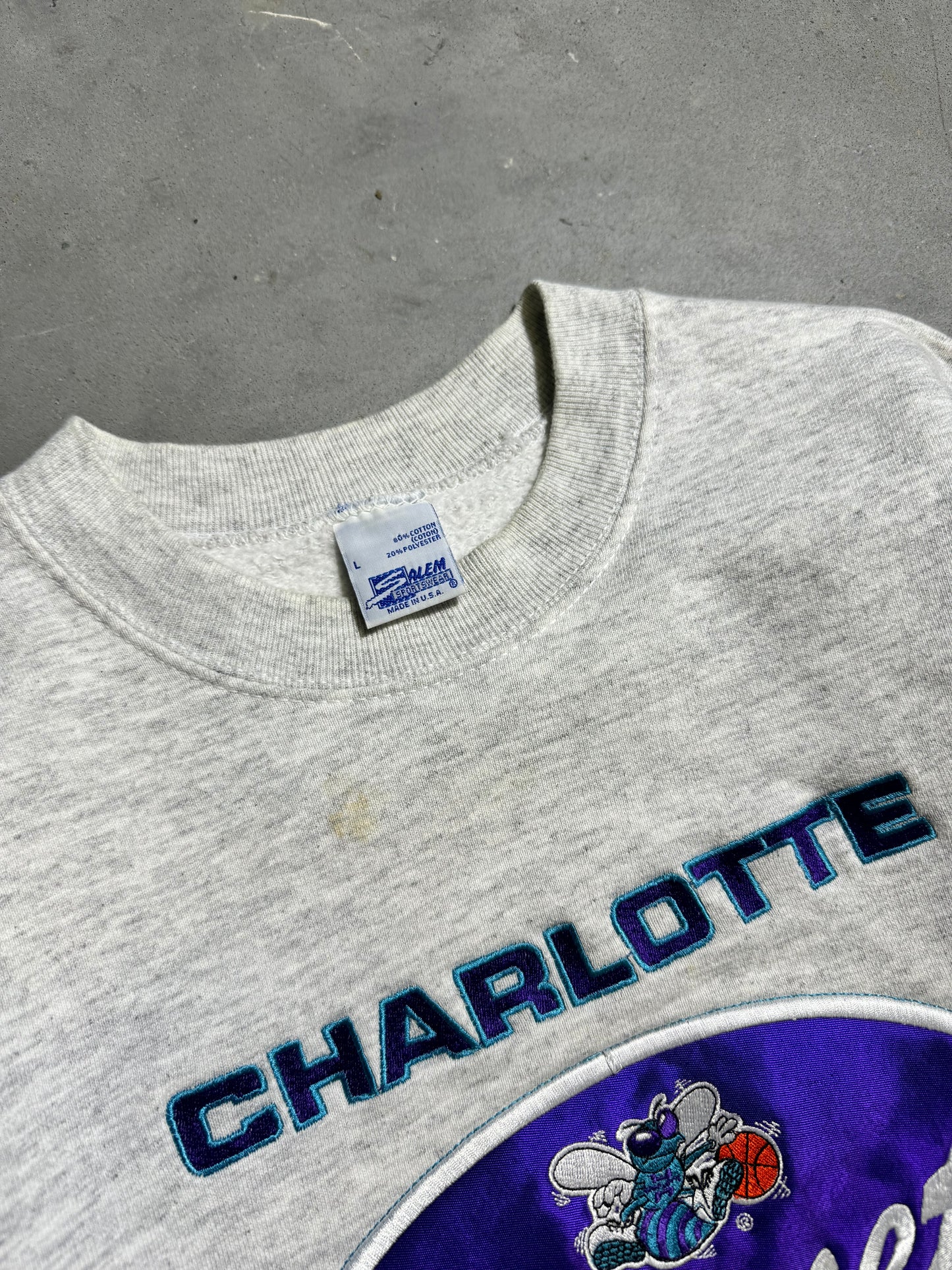 90’s Charlotte Hornets Vintage Heather Grey Salem Sportswear Heavyweight Embroidered NBA Crewneck (Large)