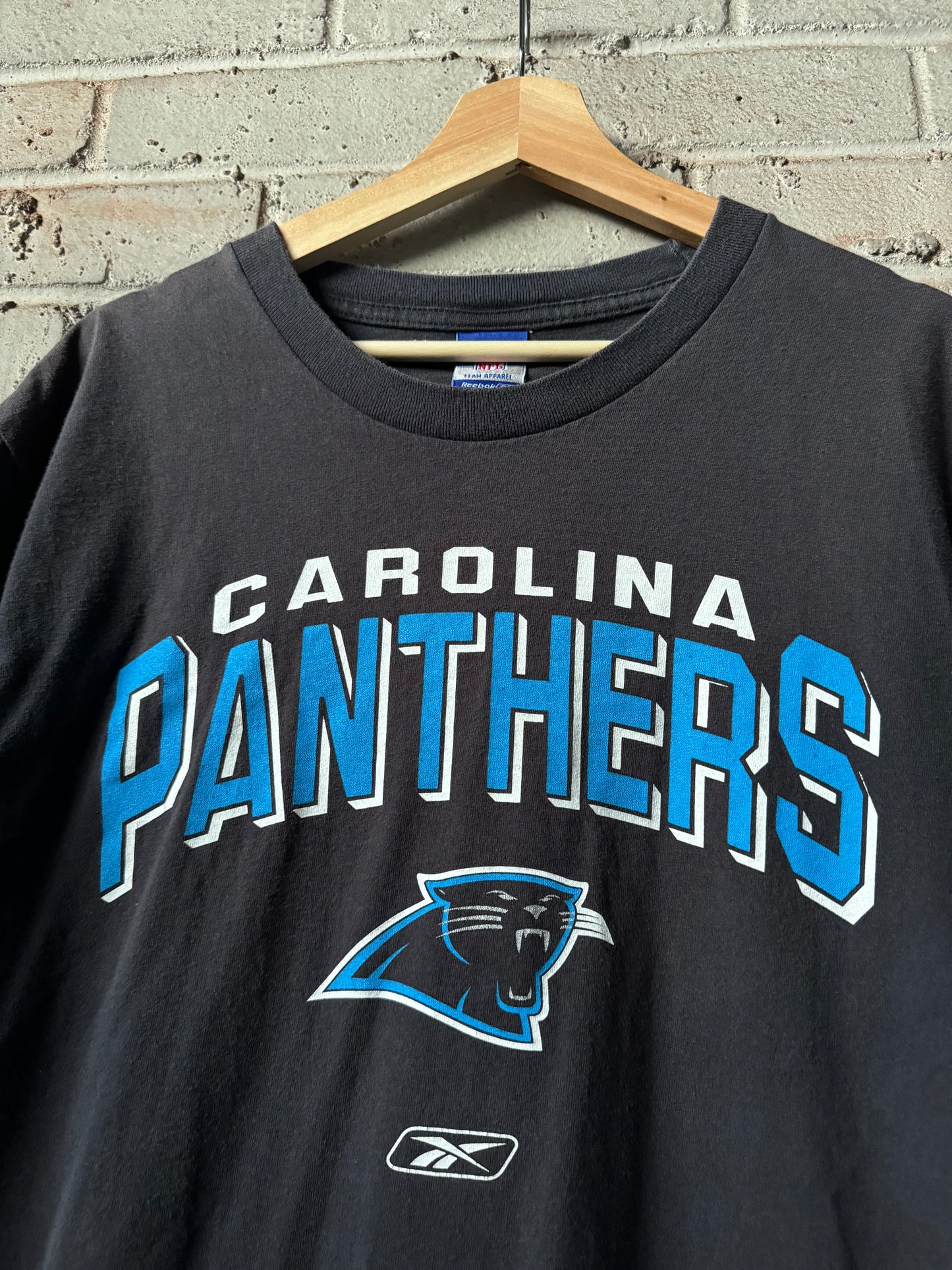 00’s Carolina Panthers Vintage Black Reebok Arch Spellout NFL Tee (Medium)