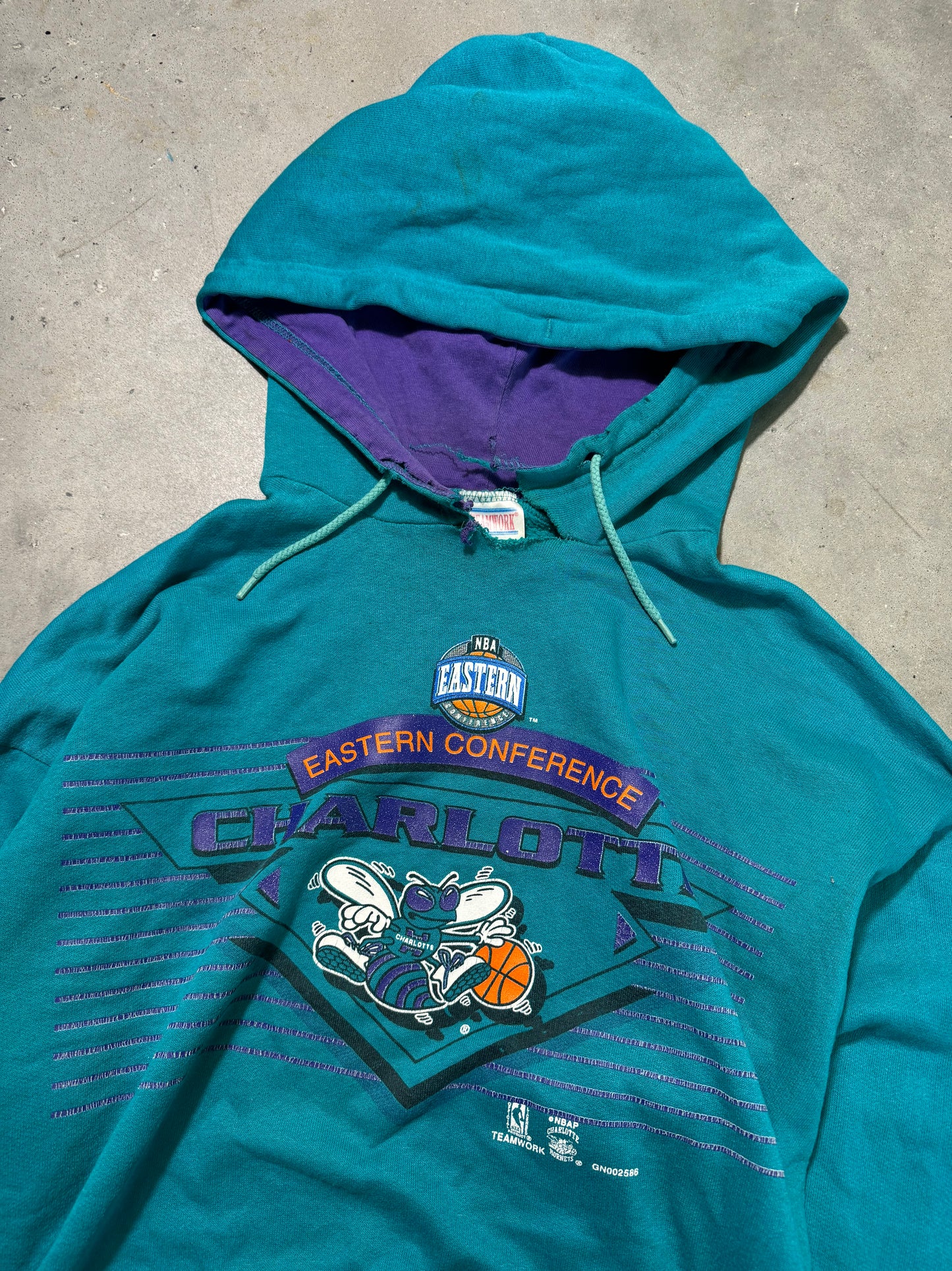 90’s Charlotte Hornets Vintage Teal Distressed NBA Hoodie (XL)