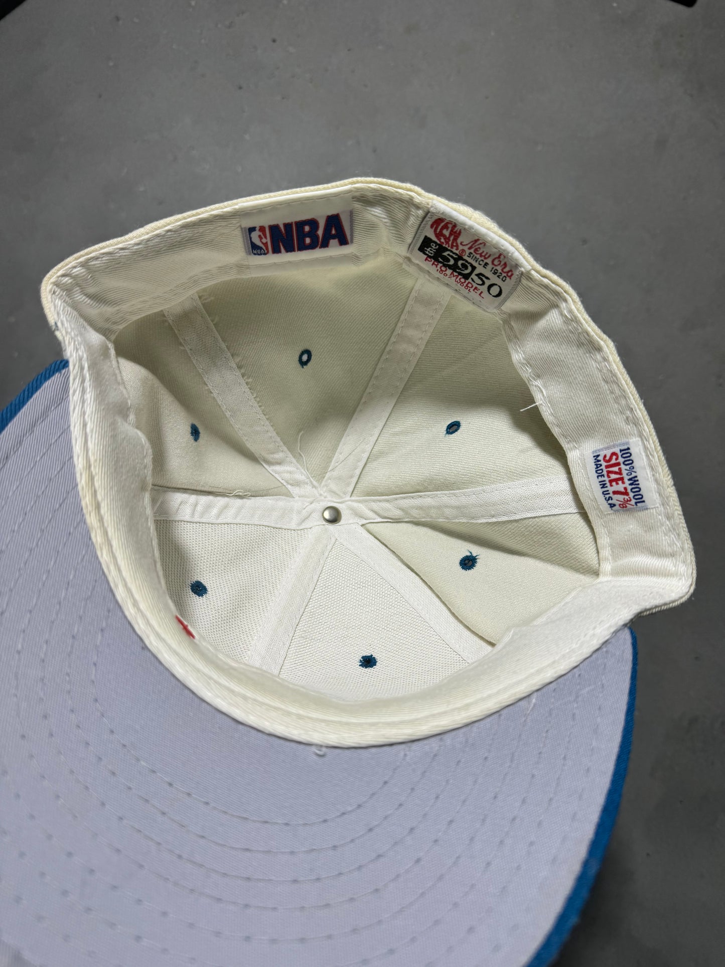 90’s Charlotte Hornets Vintage Cream Teal New Era NBA Fitted Hat (7 3/8)