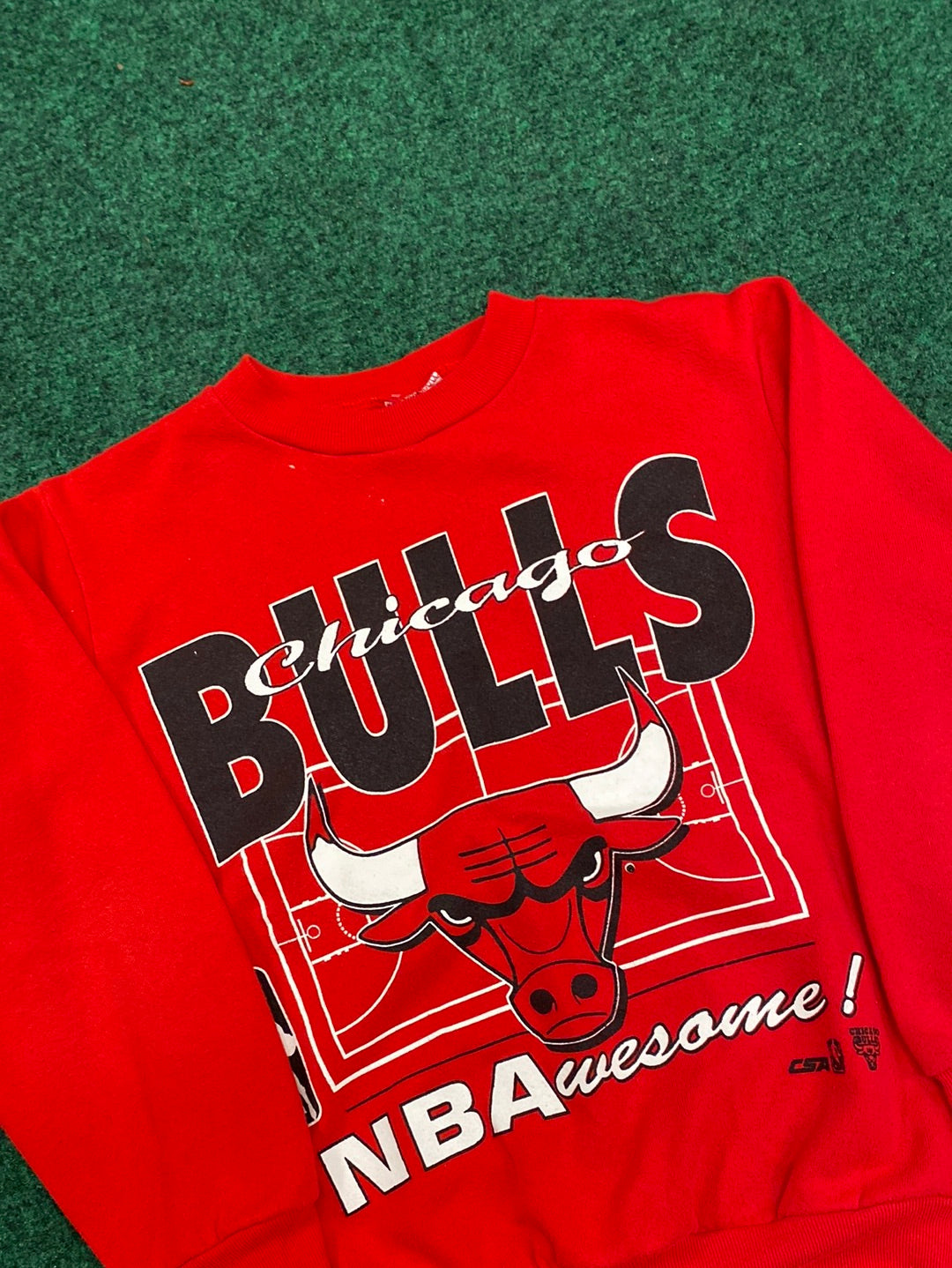 90s Chicago Bulls Logo NBAwesome! Crewneck (XS/Small)