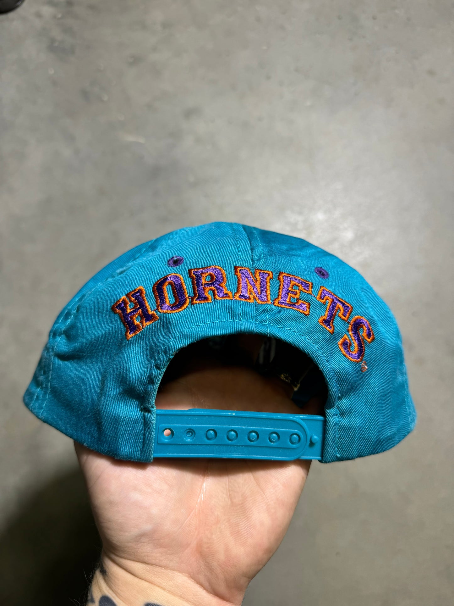 90’s Charlotte Hornets Vintage Teal G Cap Multi Logo NBA Snapback Hat (OSFA)