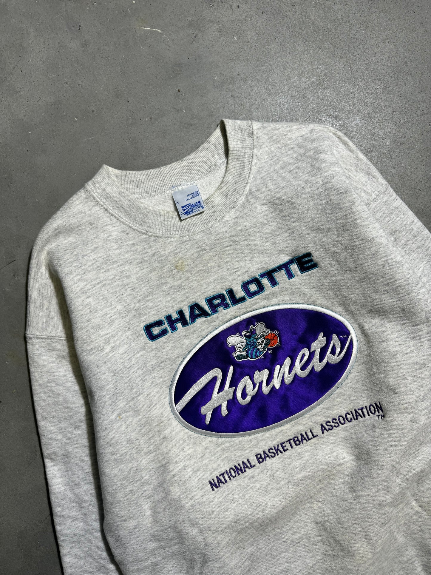 90’s Charlotte Hornets Vintage Heather Grey Salem Sportswear Heavyweight Embroidered NBA Crewneck (Large)