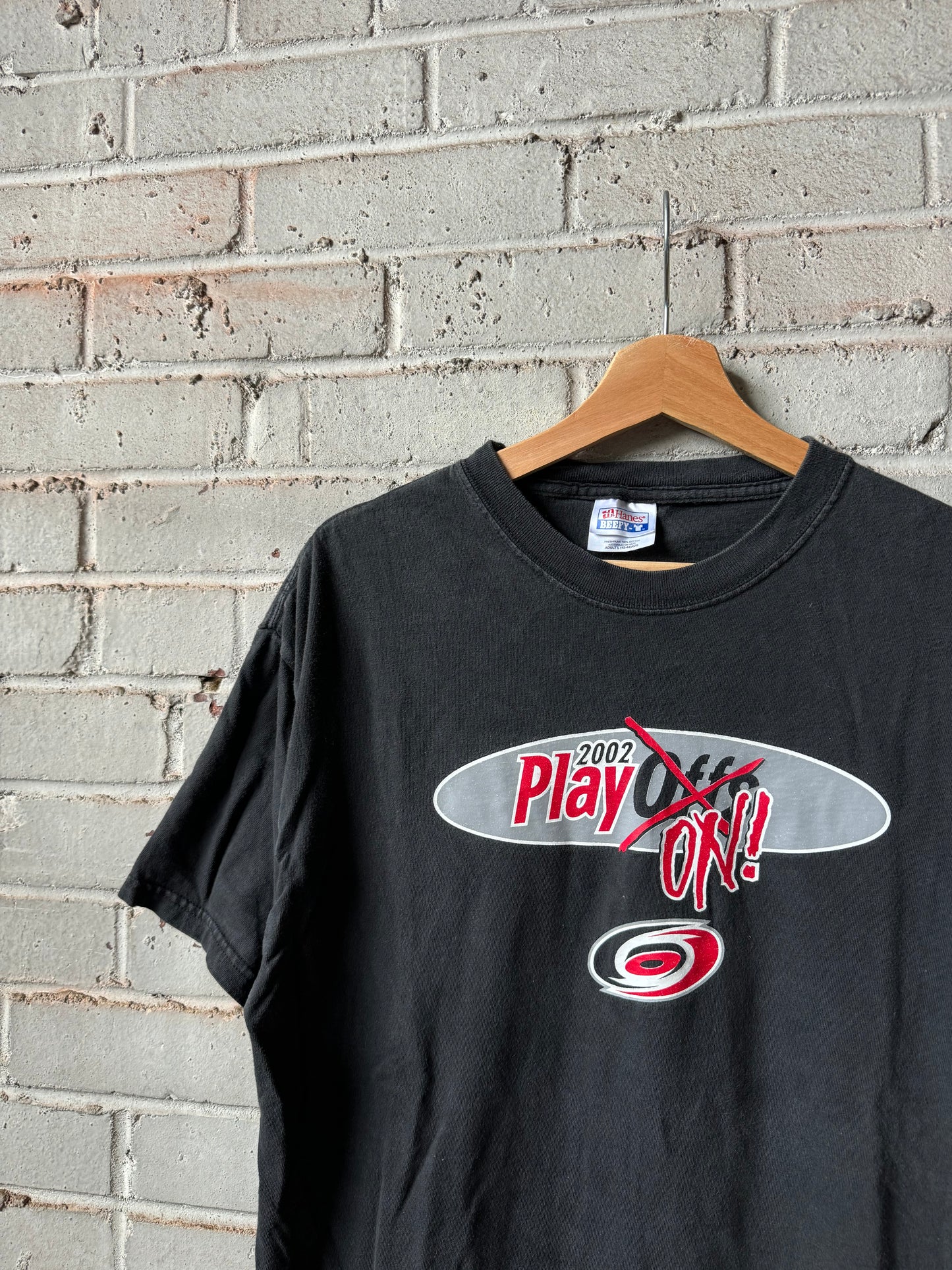 2002 Carolina Hurricanes Vintage Black Playoffs “Play On!” NHL Tee (Medium)