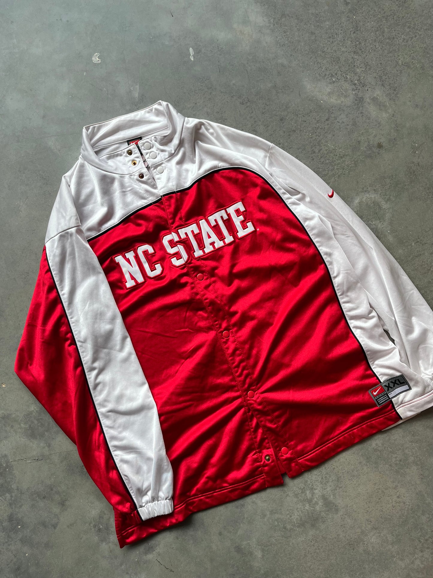 00’s N.C. State Wolfpack Basketball Vintage Nike Warm Up Jacket (XXL)