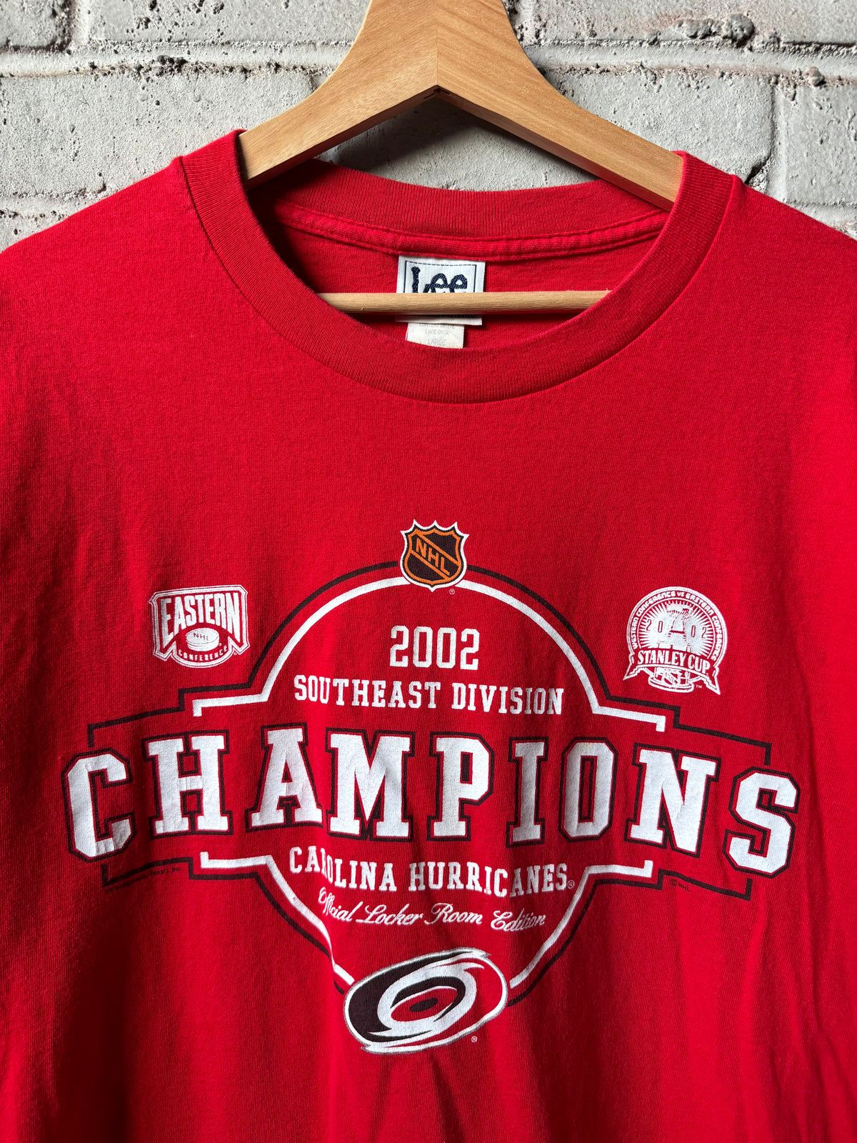 2002 Carolina Hurricanes Vintage Red Southeastern Division Champions NHL Tee (Large)
