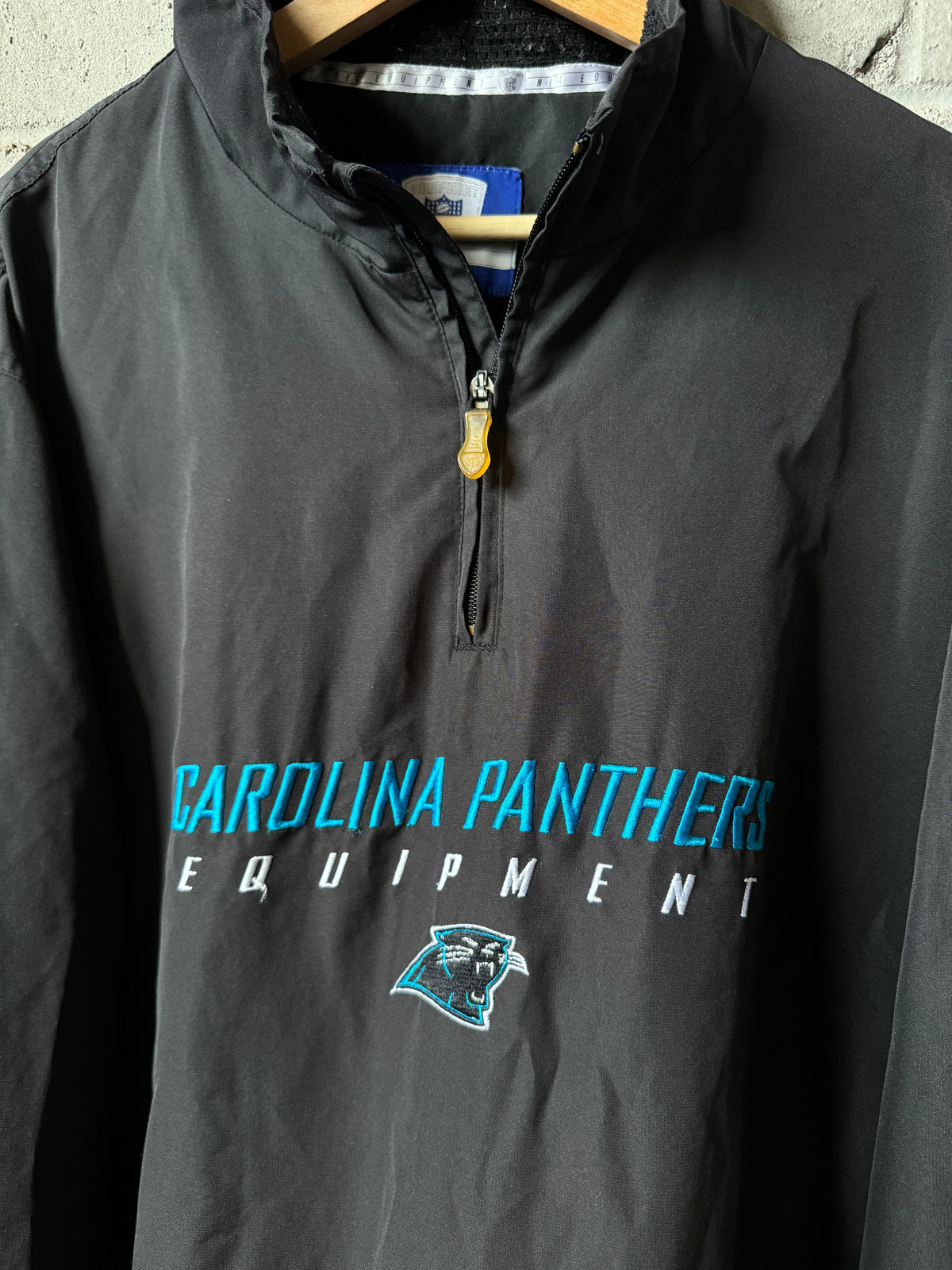 00’s Carolina Panthers Vintage Black NFL Equipment Quarter Zip Embroidered Sideline Pullover Jacket (Medium)