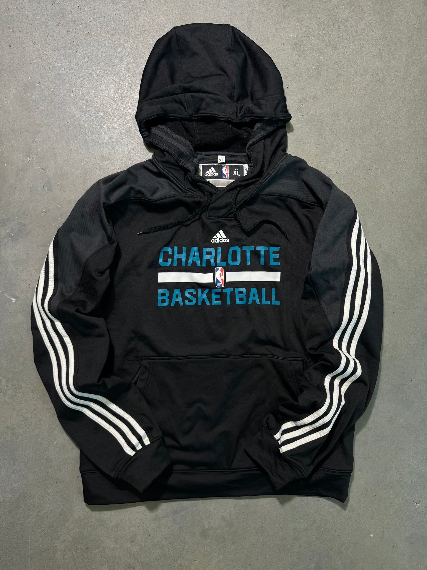 2015/2016 Charlotte Hornets Team Issued Adidas Black Warm Up NBA Hoodie (XL)
