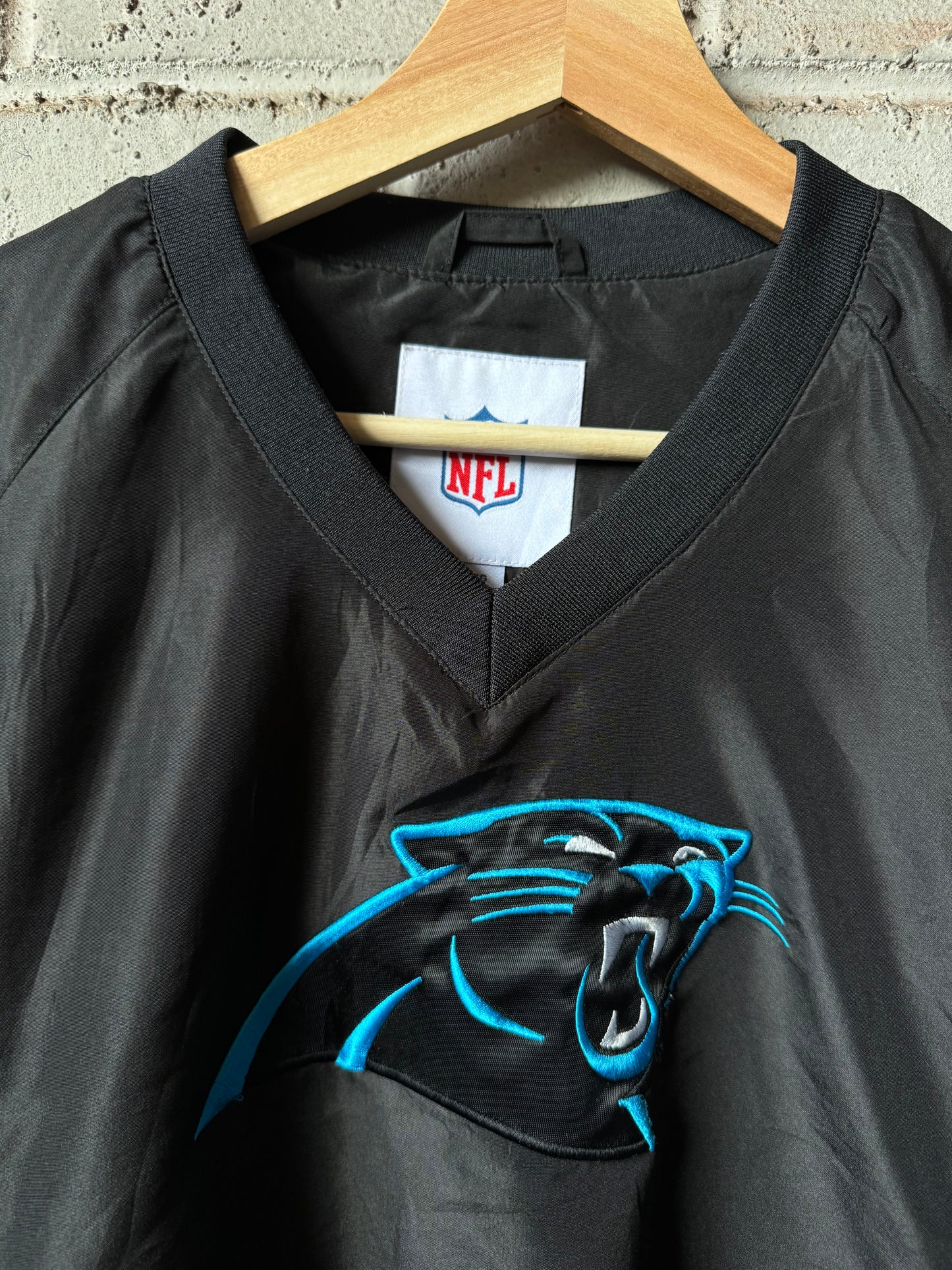 2010’s Carolina Panthers Colorblocked Embroidered NFL Pullover (Large)