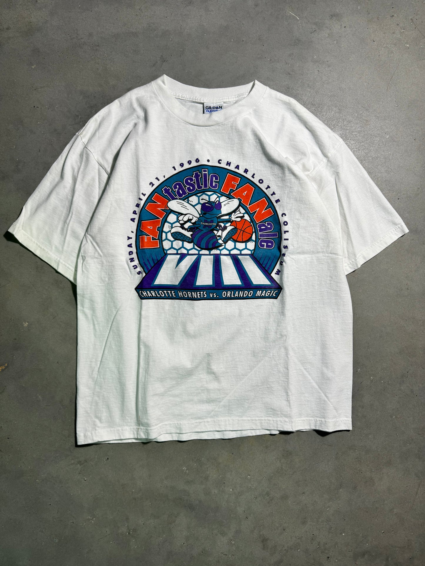 1996 Charlotte Hornets vs. Orlando Magic Fantastic Fanale Vintage NBA Tee - Deadstock (XL)