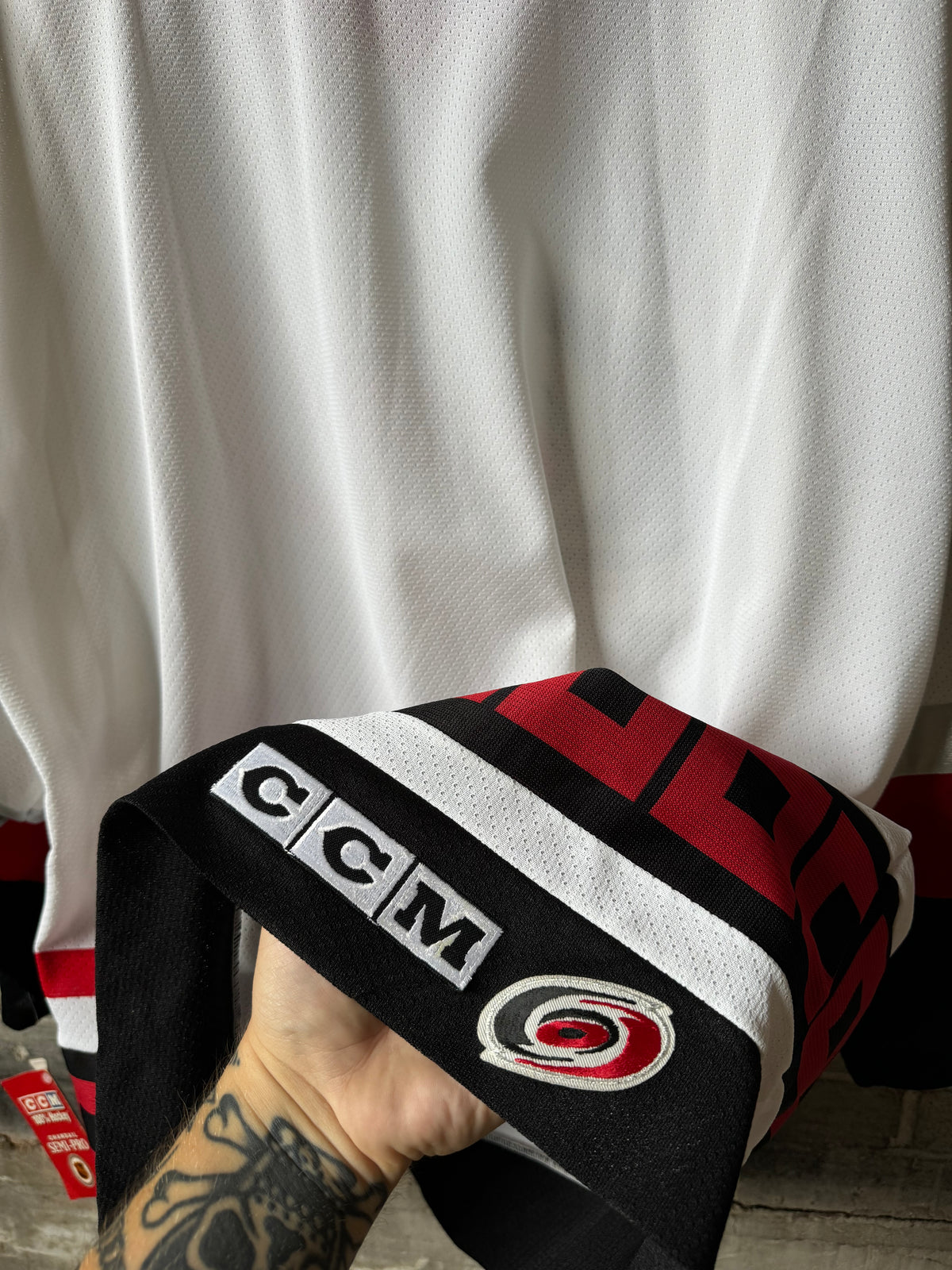 00’s Carolina Hurricanes Vintage White CCM Semi Pro 550 NHL Hockey Jersey - Deadstock (XL)