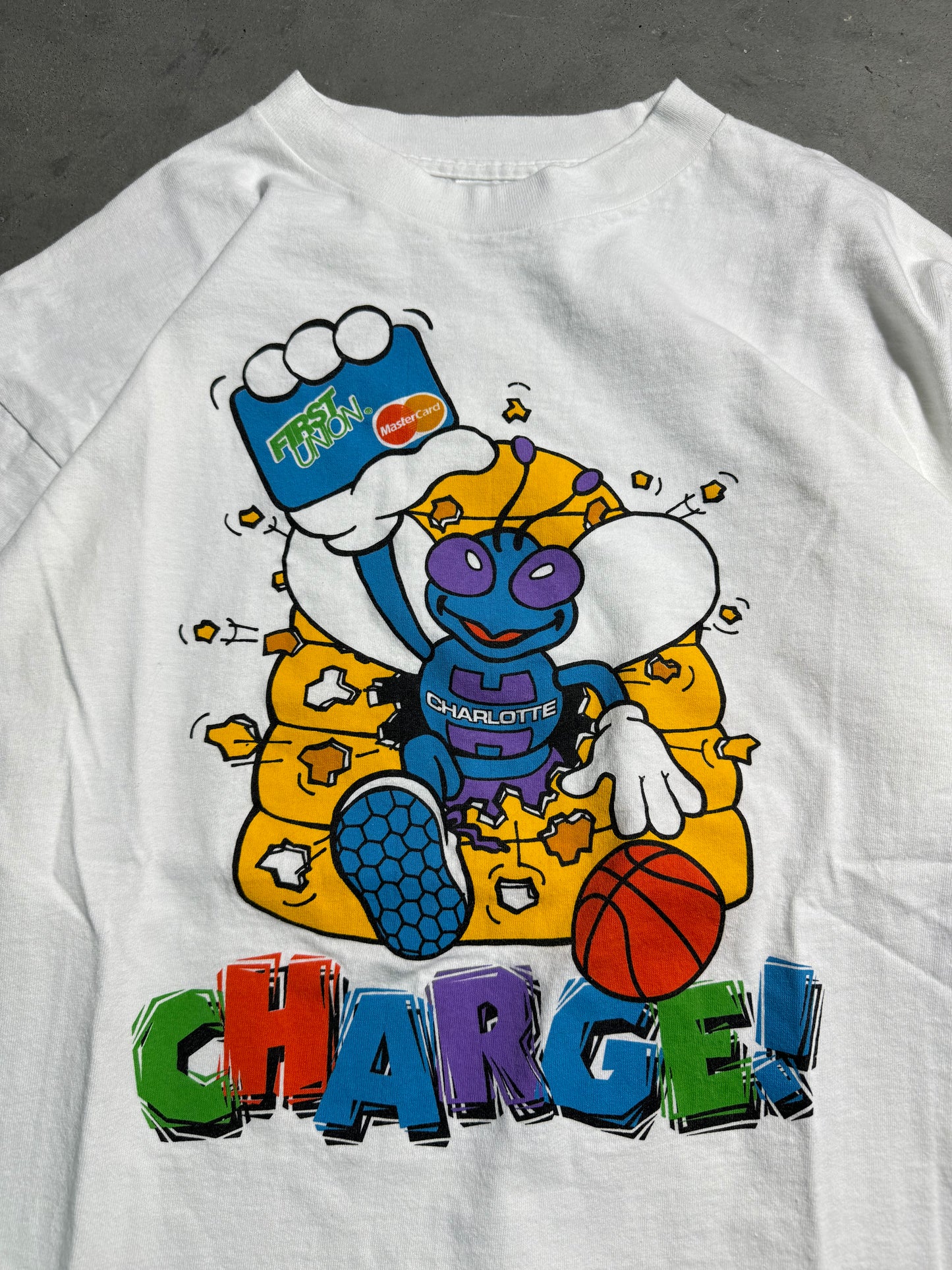 90’s Charlotte Hornets x First Union Debit Card “Charge!” Vintage Hugo Mascot NBA Tee - Deadstock (XL)