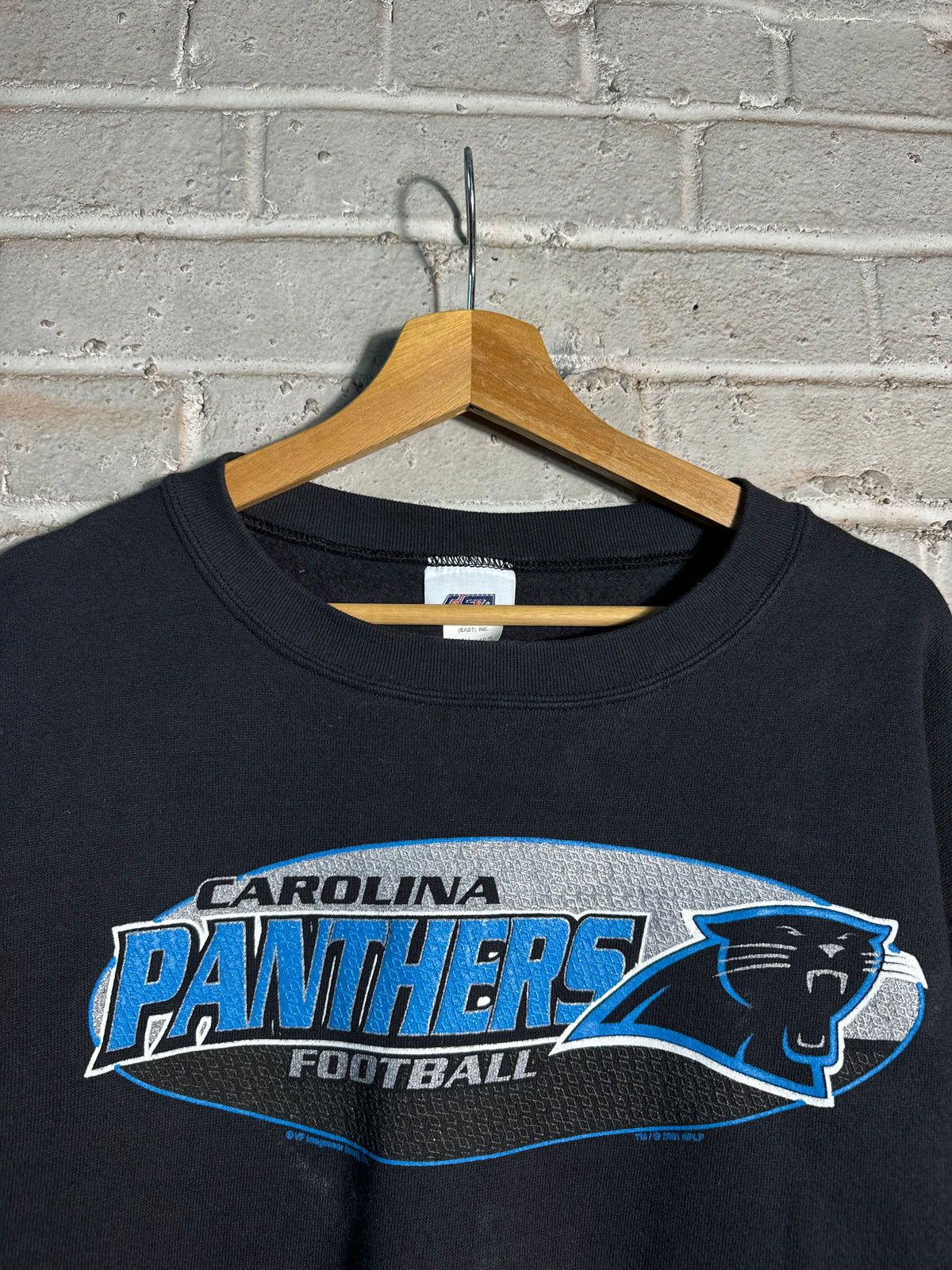 2001 Carolina Panthers Vintage Black Oval Logo NFL Crewneck (Large)
