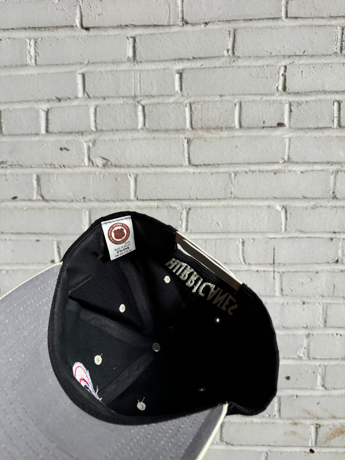 90’s Carolina Hurricanes Vintage Black Cream Original Wordmark NHL Snapback Hat - Deadstock (OSFA)