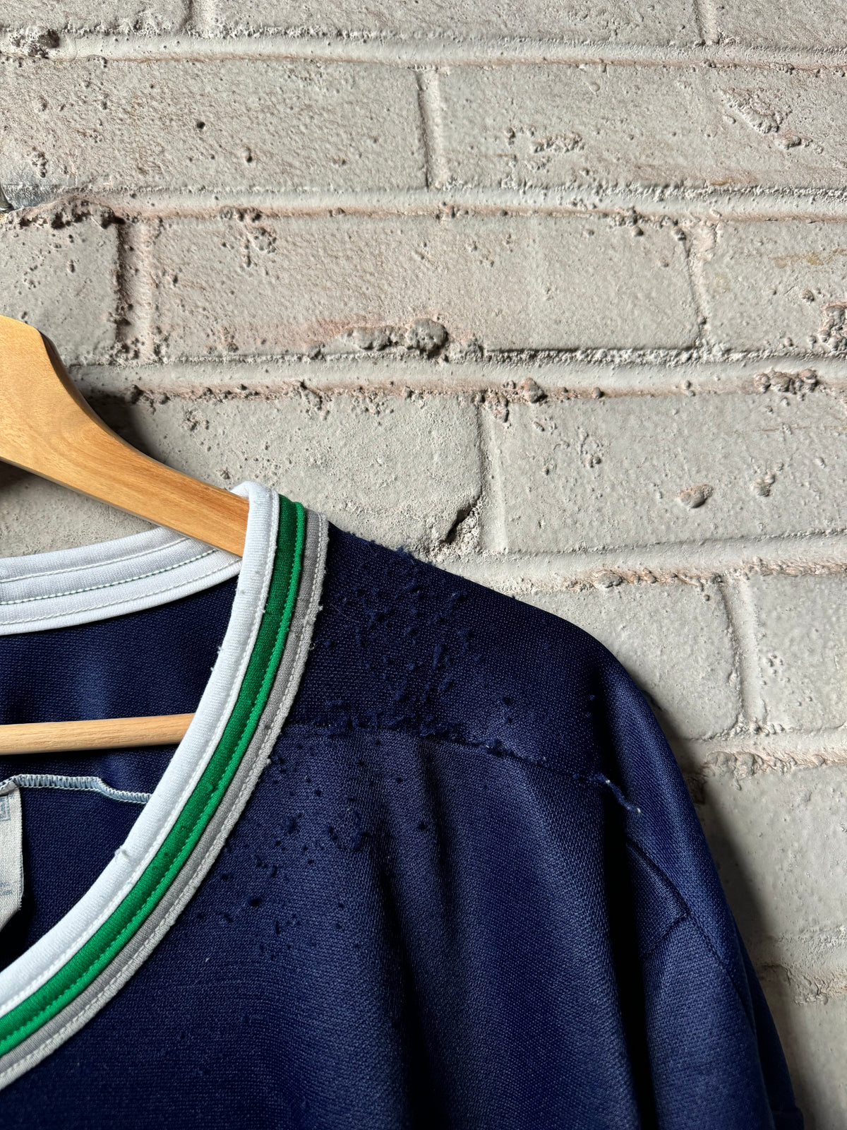 90’s Hartford Whalers Vintage CCM Navy NHL Jersey (Large)