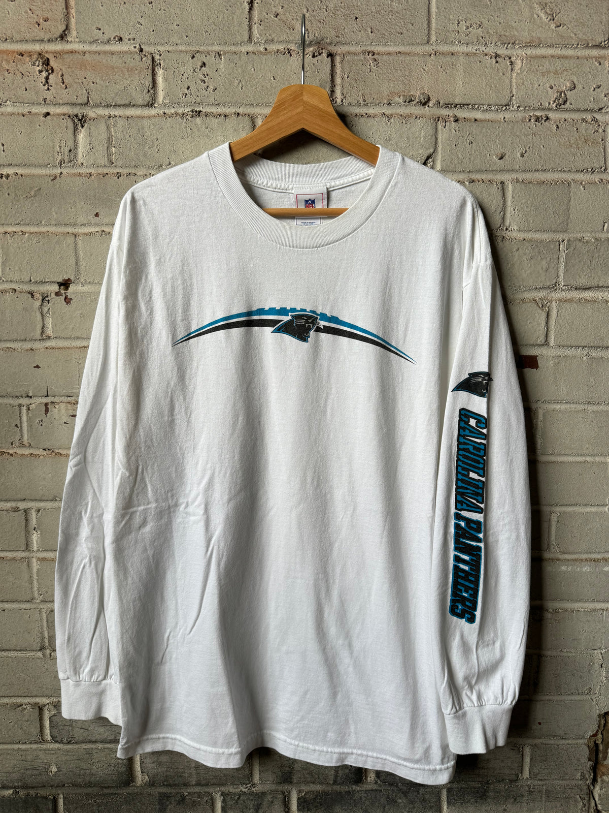 00’s Carolina Panthers Vintage White Sleeve Spellout Longsleeve NFL Tee (Large)