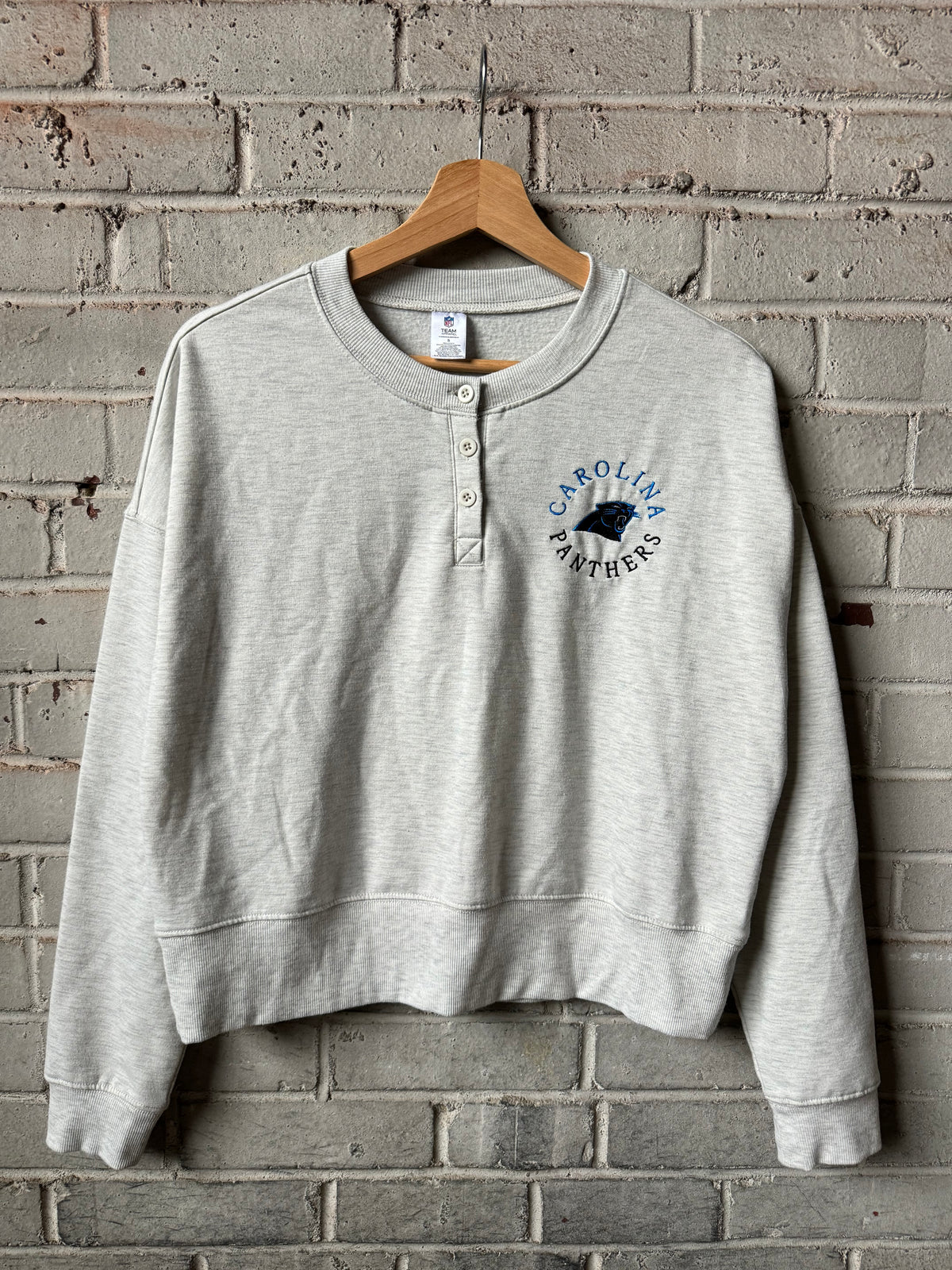 Carolina Panthers Heather Grey Cropped NFL Henley Crewneck (Women’s Small)