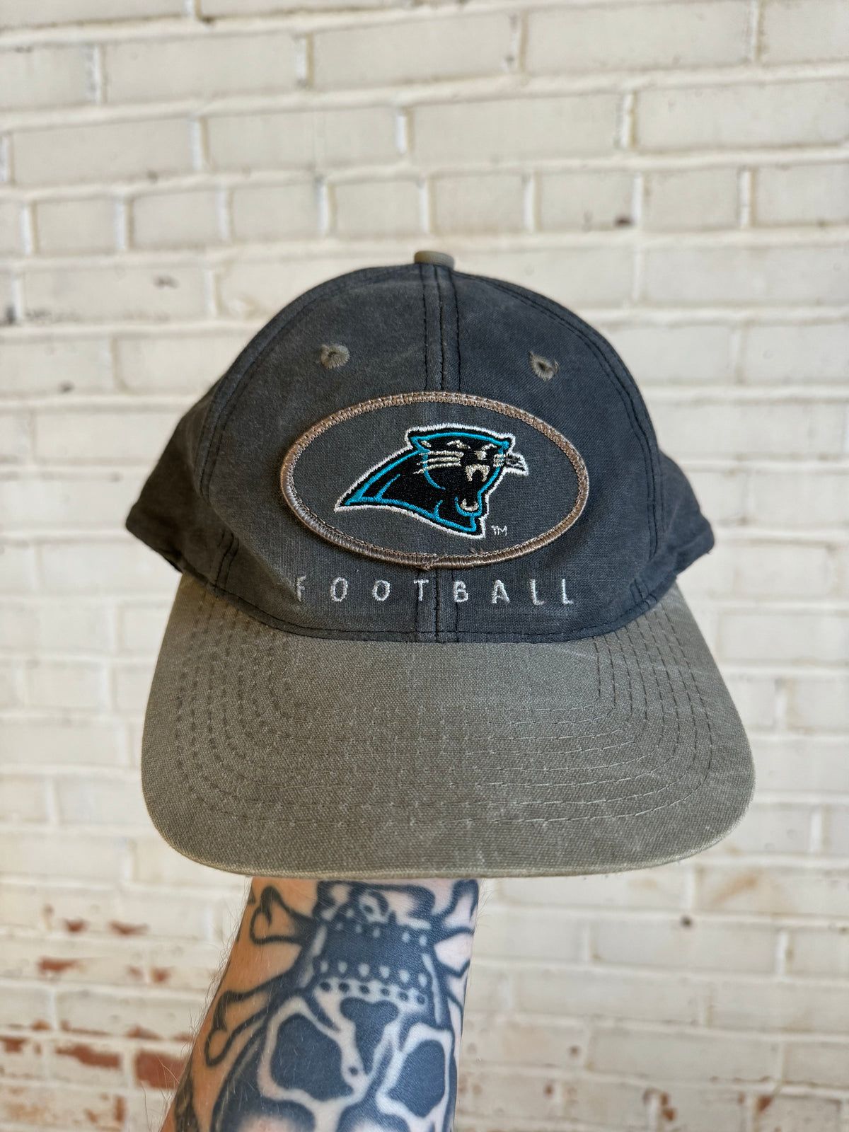 90’s Carolina Panthers Vintage Grey/Khaki Oval Logo Drew Pearson NFL Snapback Hat (OSFA)
