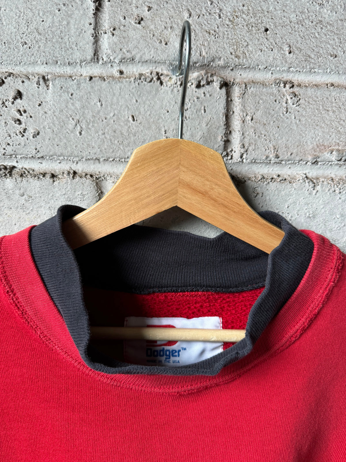 90’s Carolina Hurricanes Vintage Red Warning Flag Alternate Logo Mock Neck NHL Crewneck (XL)