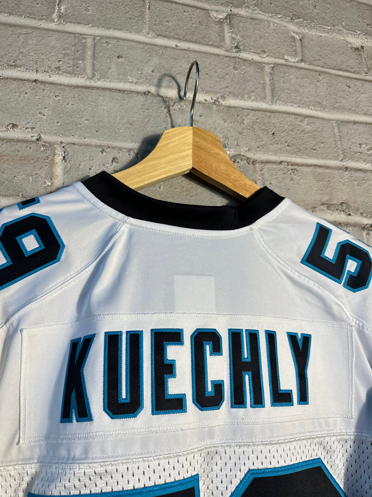 2016 Carolina Panthers Luke Kuechly White Nike Vapor Limited Stitched NFL Jersey (Medium)