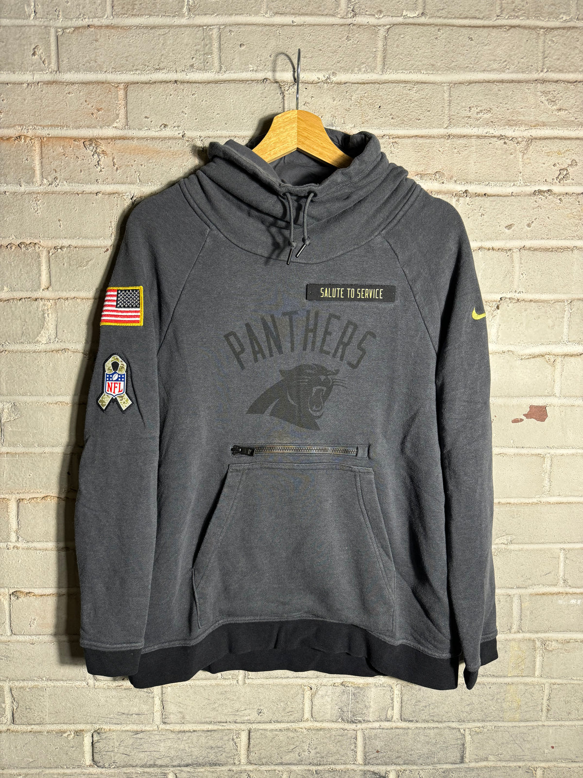 2016 Carolina Panthers Nike Salute to Service Dark Grey Mock Neck NFL Pullover (Women’s Small)