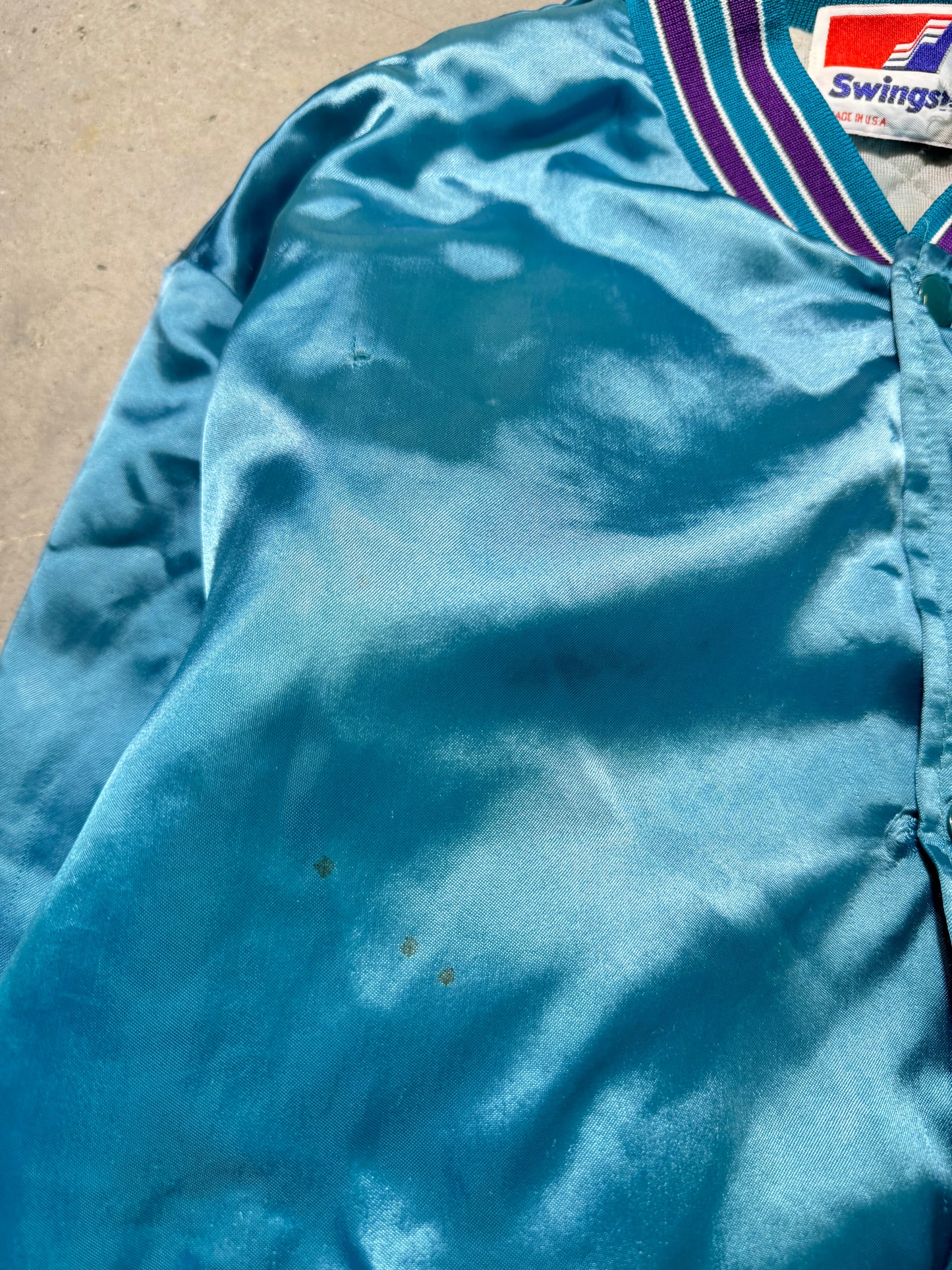90’s Charlotte Hornets Vintage Distressed Teal Swingster NBA Satin Jacket (Large)