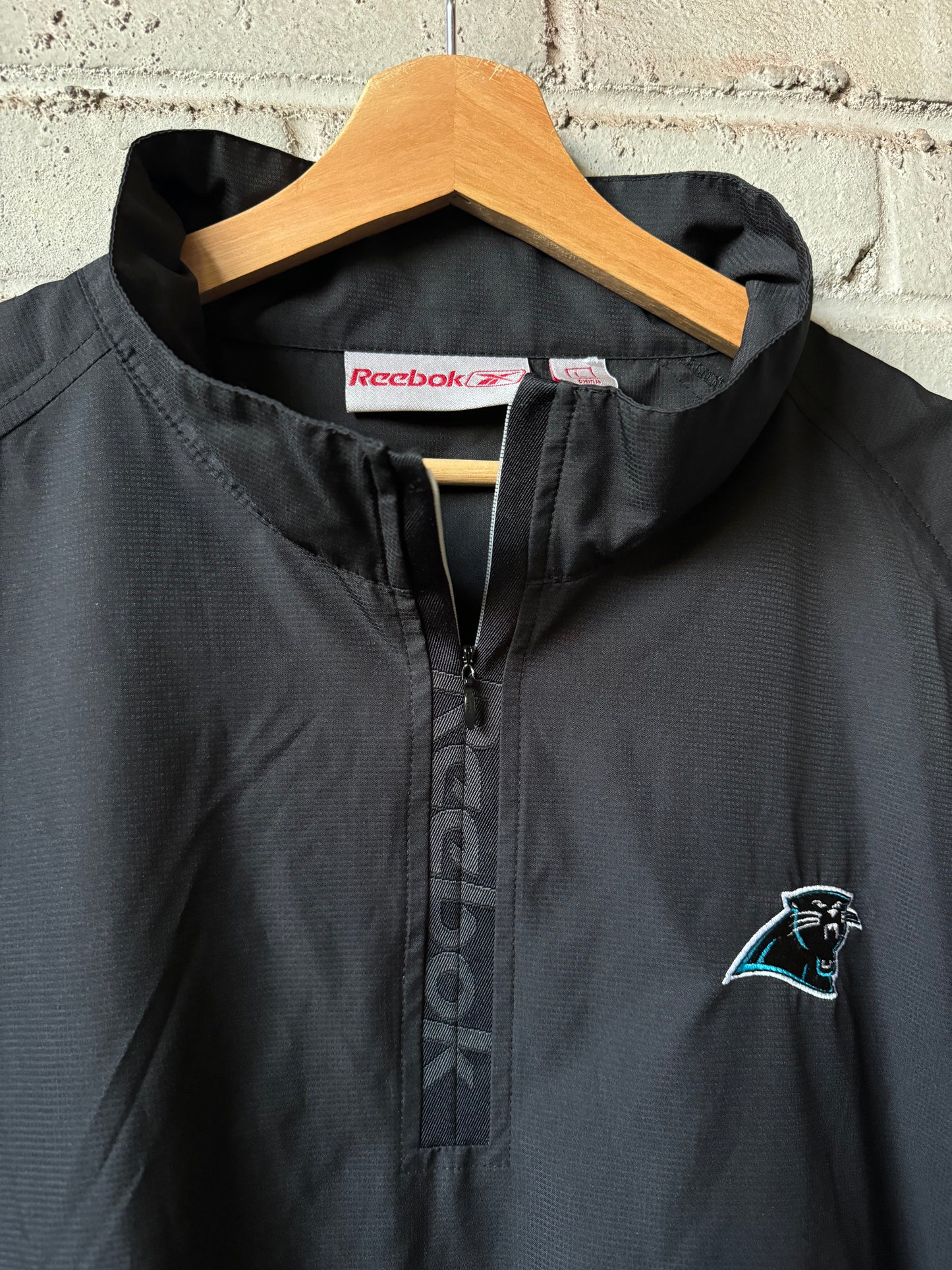 00’s Carolina Panthers x Budweiser Vintage Black Tonal Reebok Quarter Zip NFL Pullover (Large)